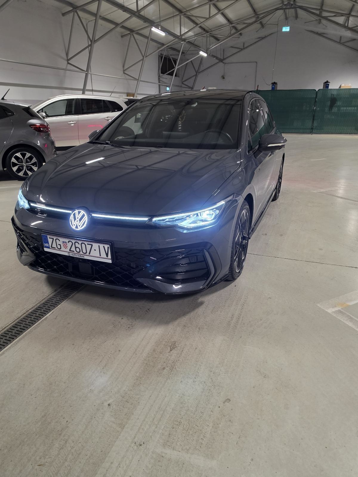 VW Golf 8 1,5 eTSI automatik, fotografija 2