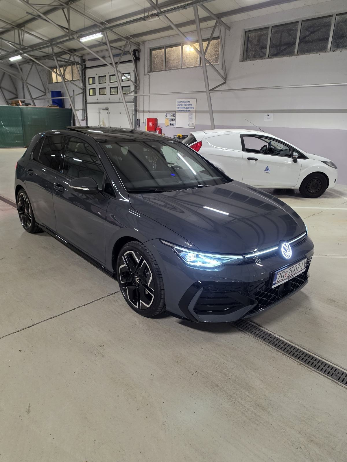 VW Golf 8 1,5 eTSI automatik, fotografija 8