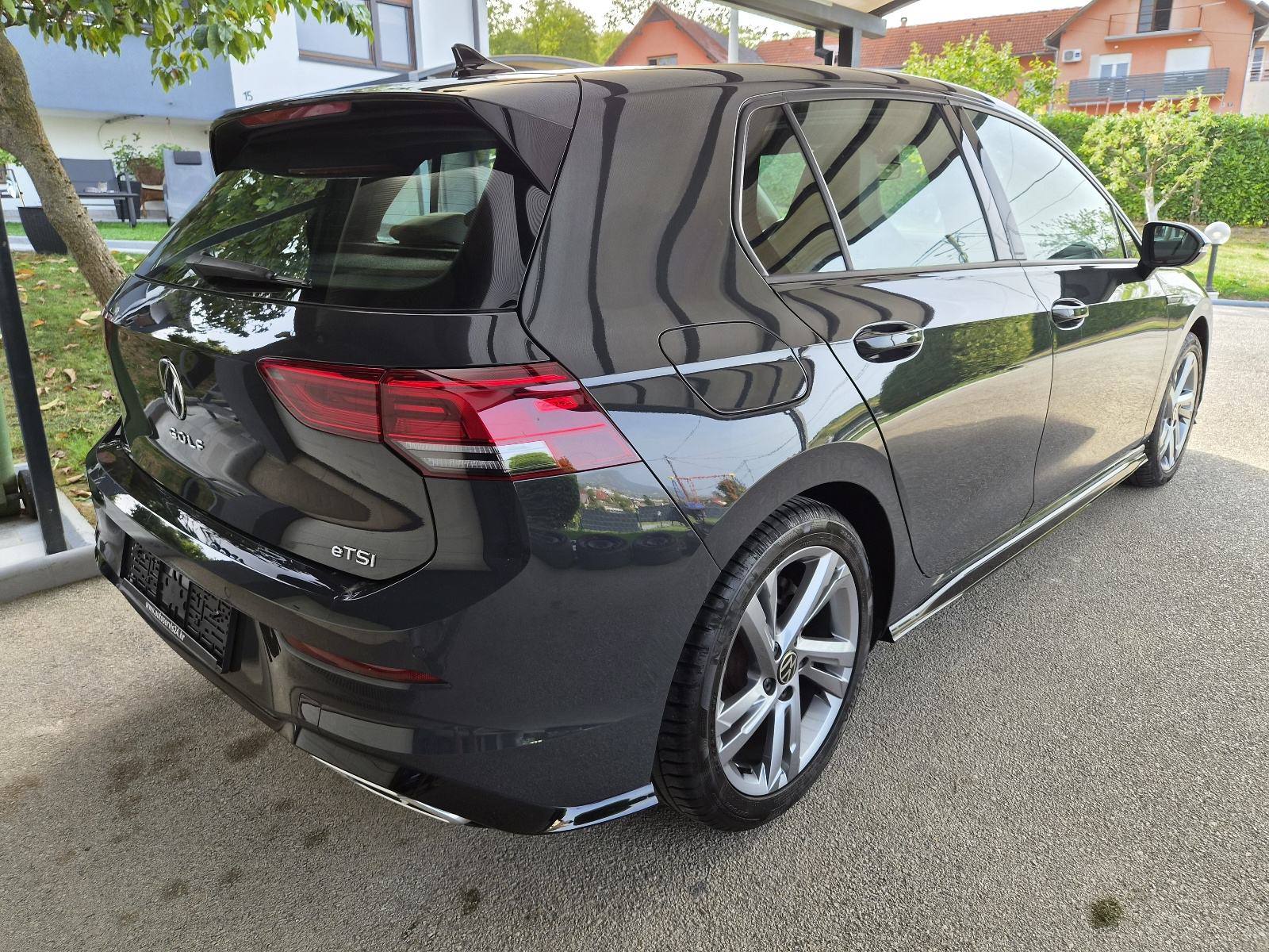 VW Golf 8 1,5 eTSI Dsg R-line 130ks (15200km), fotografija 4