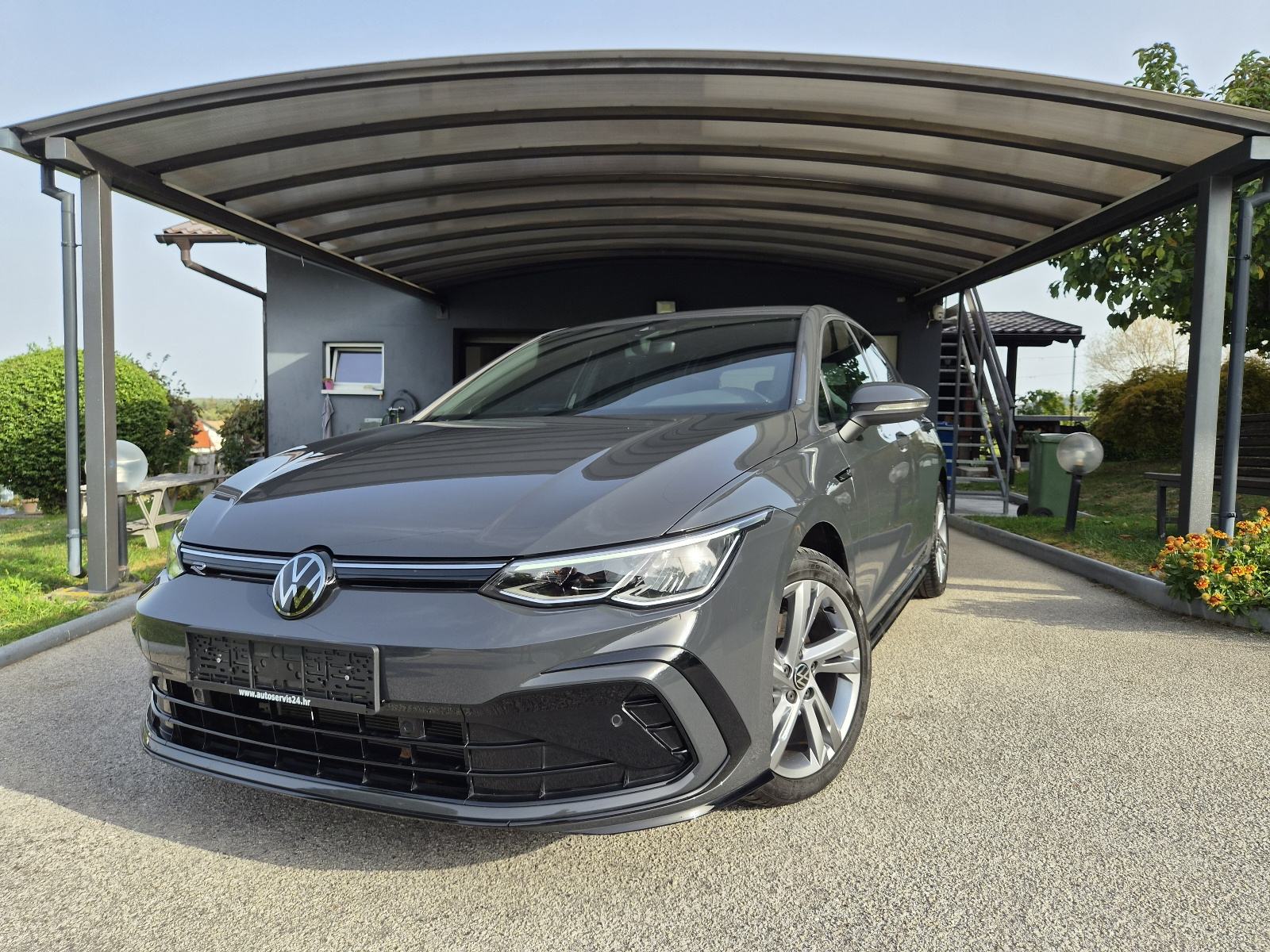 VW Golf 8 1,5 eTSI Dsg R-line 130ks (15200km), fotografija 13