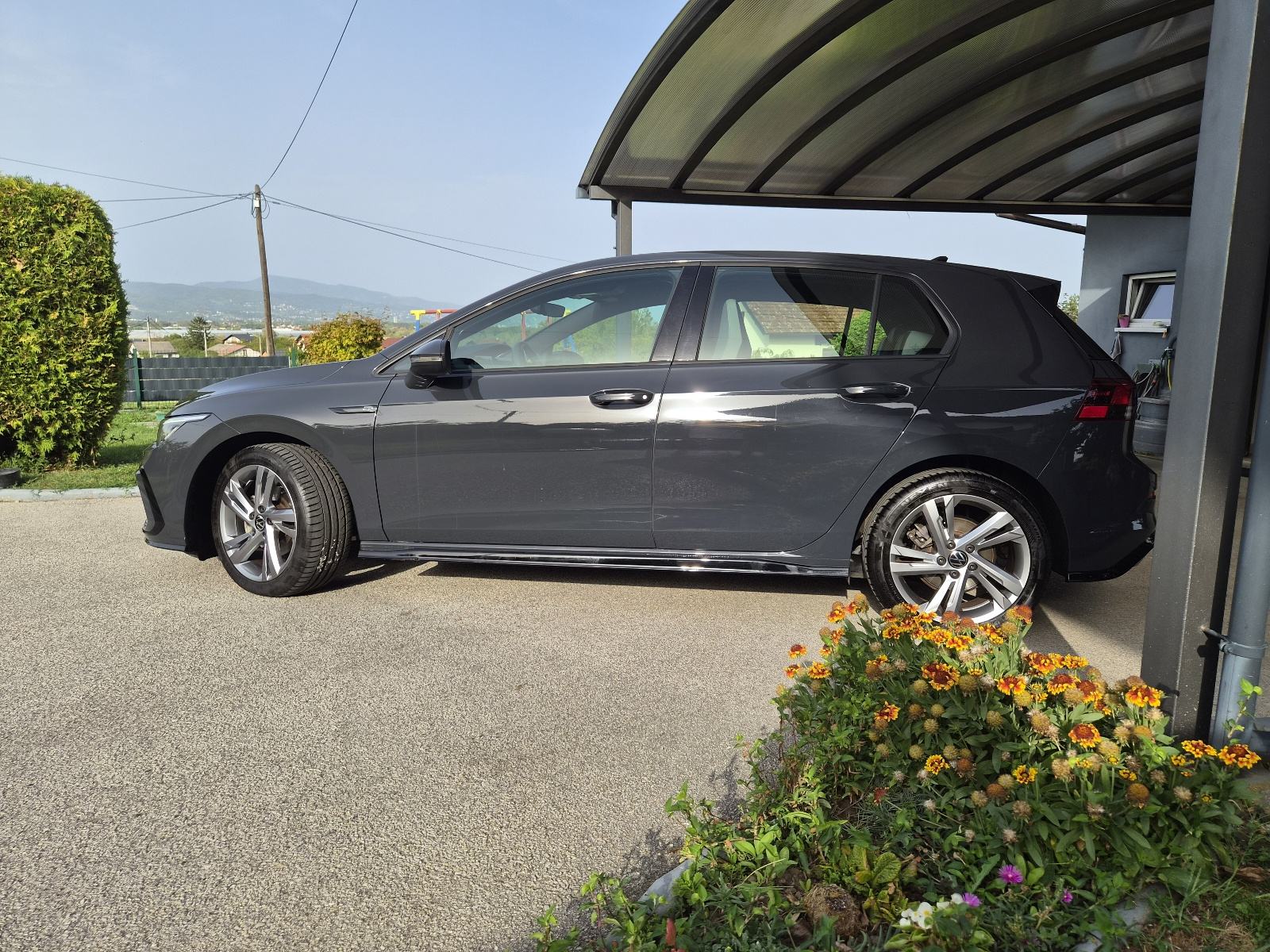 VW Golf 8 1,5 eTSI Dsg R-line 130ks (15200km), fotografija 15