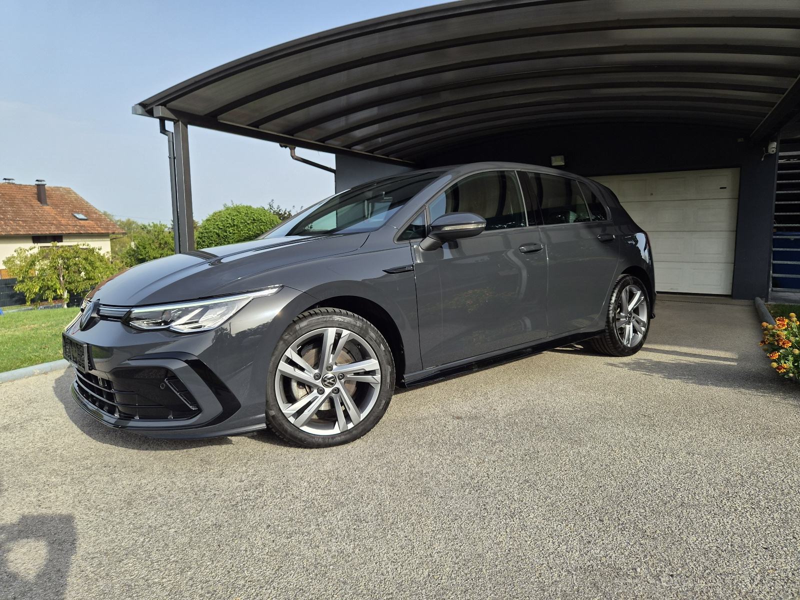 VW Golf 8 1,5 eTSI Dsg R-line 130ks (15200km), fotografija 16