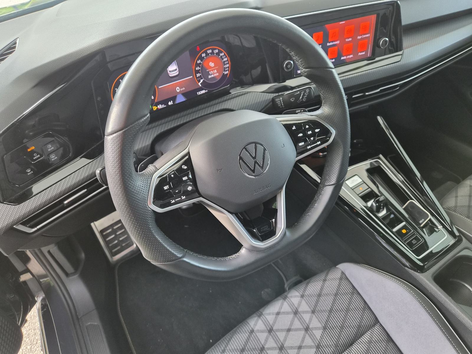 VW Golf 8 1,5 eTSI Dsg R-line 130ks (15200km), fotografija 12