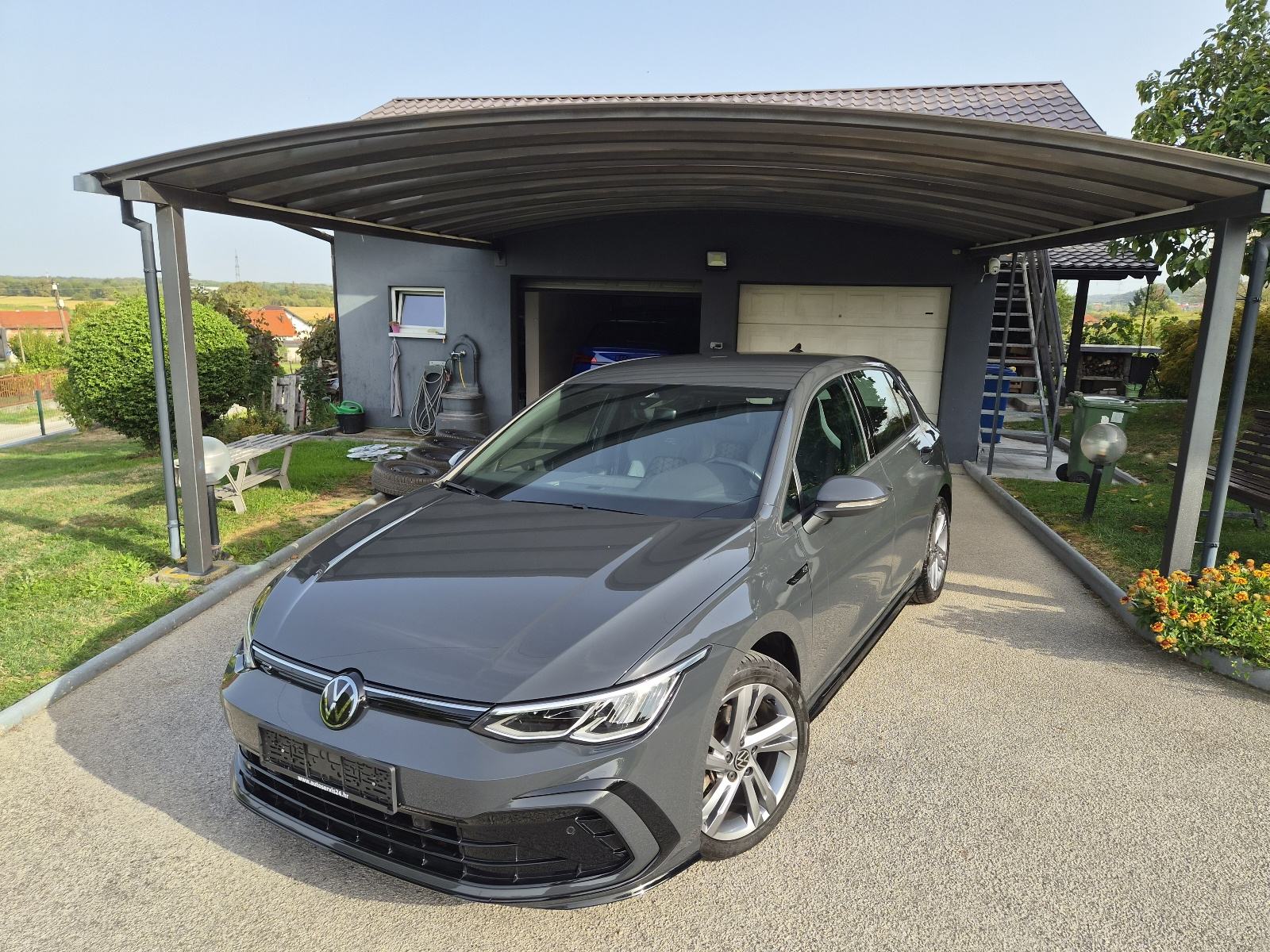 VW Golf 8 1,5 eTSI Dsg R-line 130ks (15200km), fotografija 17