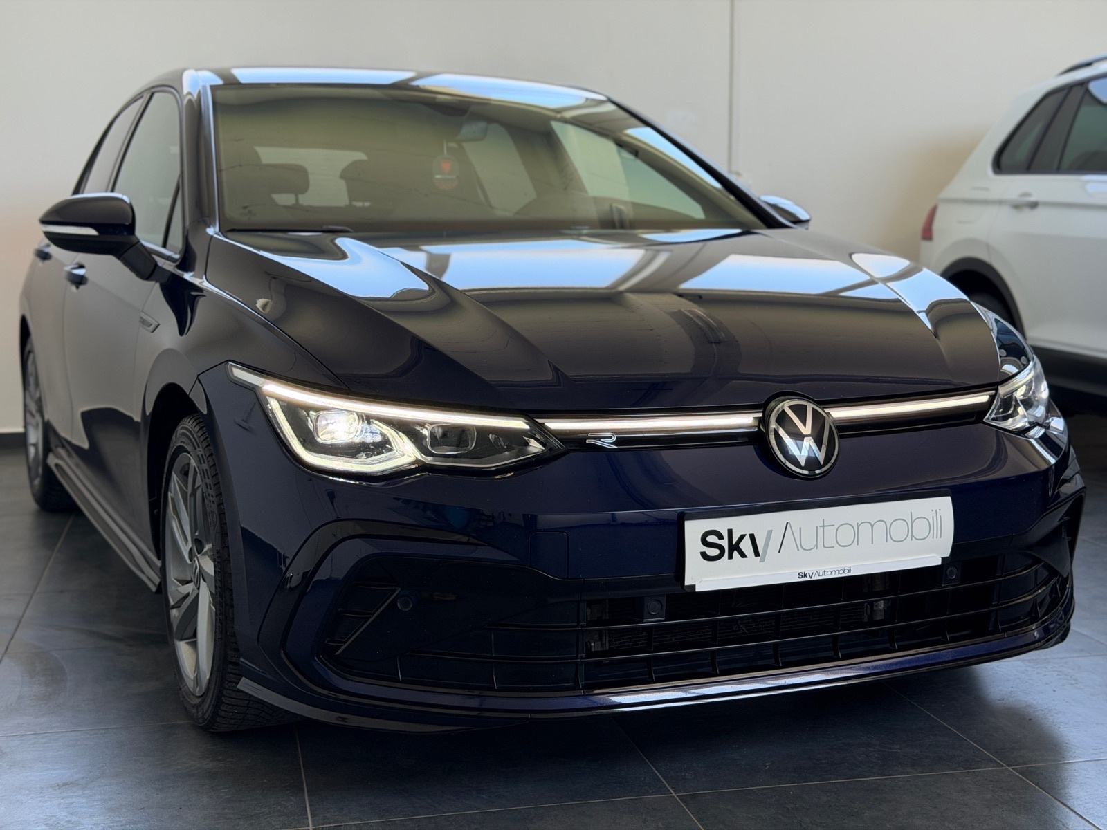 VW Golf 8 1,5 TSI DSG, R-LINE, JAMSTVO 24MJ, LEASING 0% UČEŠĆA, fotografija 4