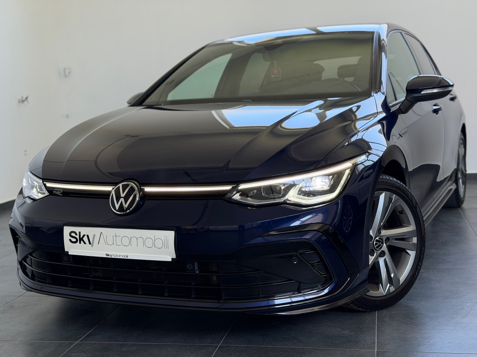 VW Golf 8 1,5 TSI DSG, R-LINE, JAMSTVO 24MJ, LEASING 0% UČEŠĆA, fotografija 1