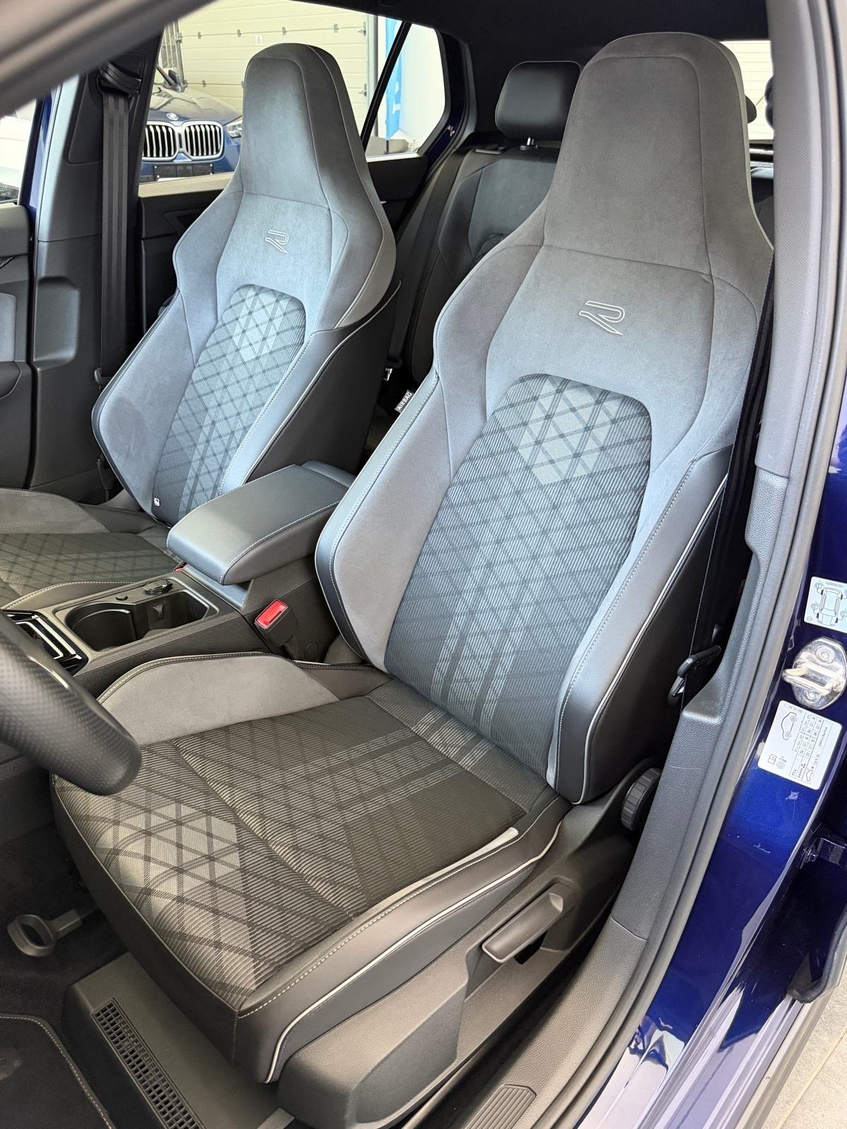 VW Golf 8 1,5 TSI DSG, R-LINE, JAMSTVO 24MJ, LEASING 0% UČEŠĆA, fotografija 12