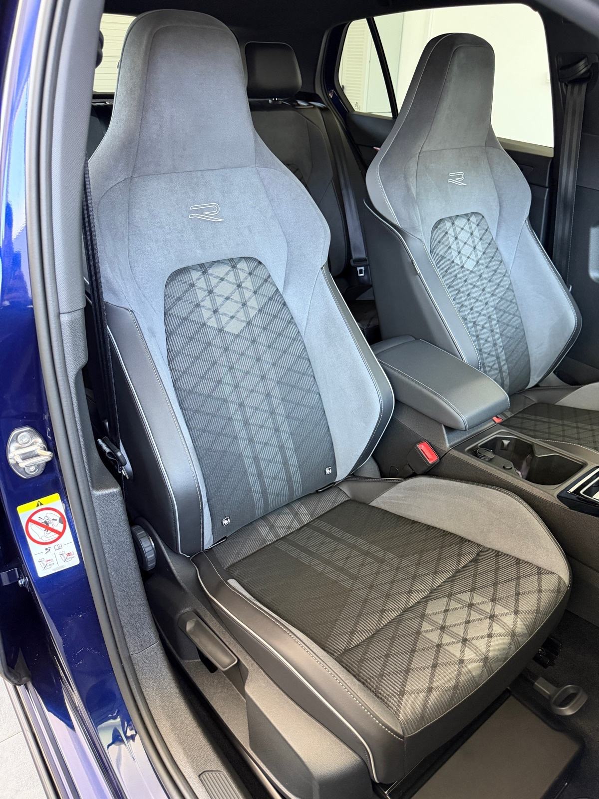 VW Golf 8 1,5 TSI DSG, R-LINE, JAMSTVO 24MJ, LEASING 0% UČEŠĆA, fotografija 13