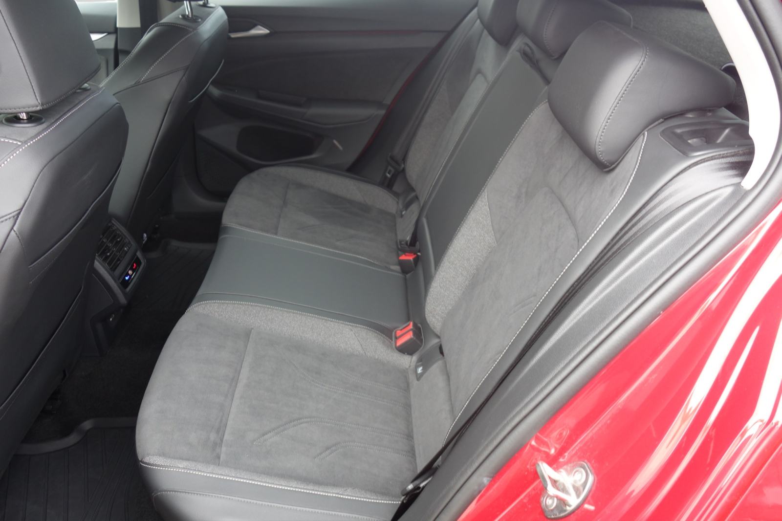 VW Golf 8 1,5 eTSI DSG eHybrid *MATRIX* ALU 18*, fotografija 11