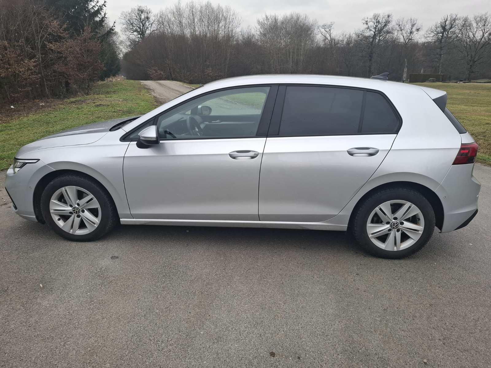 VW Golf 8 1,5 eTSI, DSG, F1, Automatik, Reg.01/27., fotografija 6