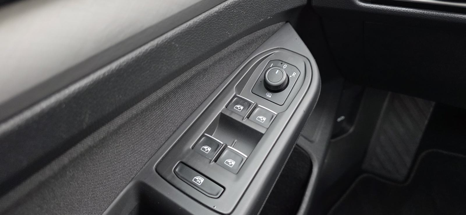 VW Golf 8 1,5 eTSI, F1 AUT., FULL LED, VIRTUAL, AUT. KLIMA, JAMSTVO..., fotografija 11