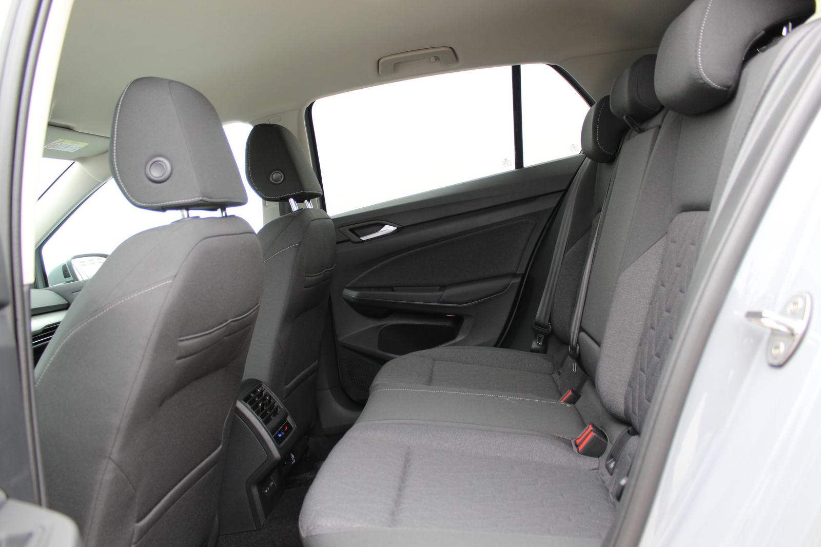 VW Golf 8 1.5 TSI eHybrid DSG Life Plus, fotografija 10