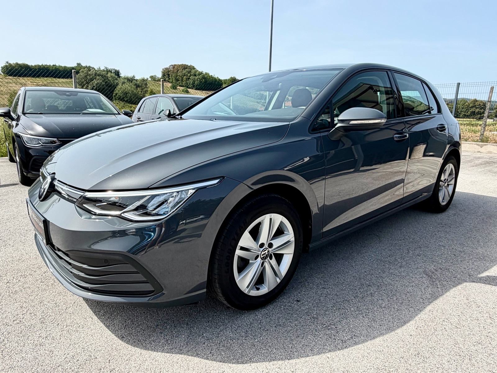VW Golf 8 1,5 TSI Life ACC Navi MFV Grij.volana Bluetooth Servisna, fotografija 3