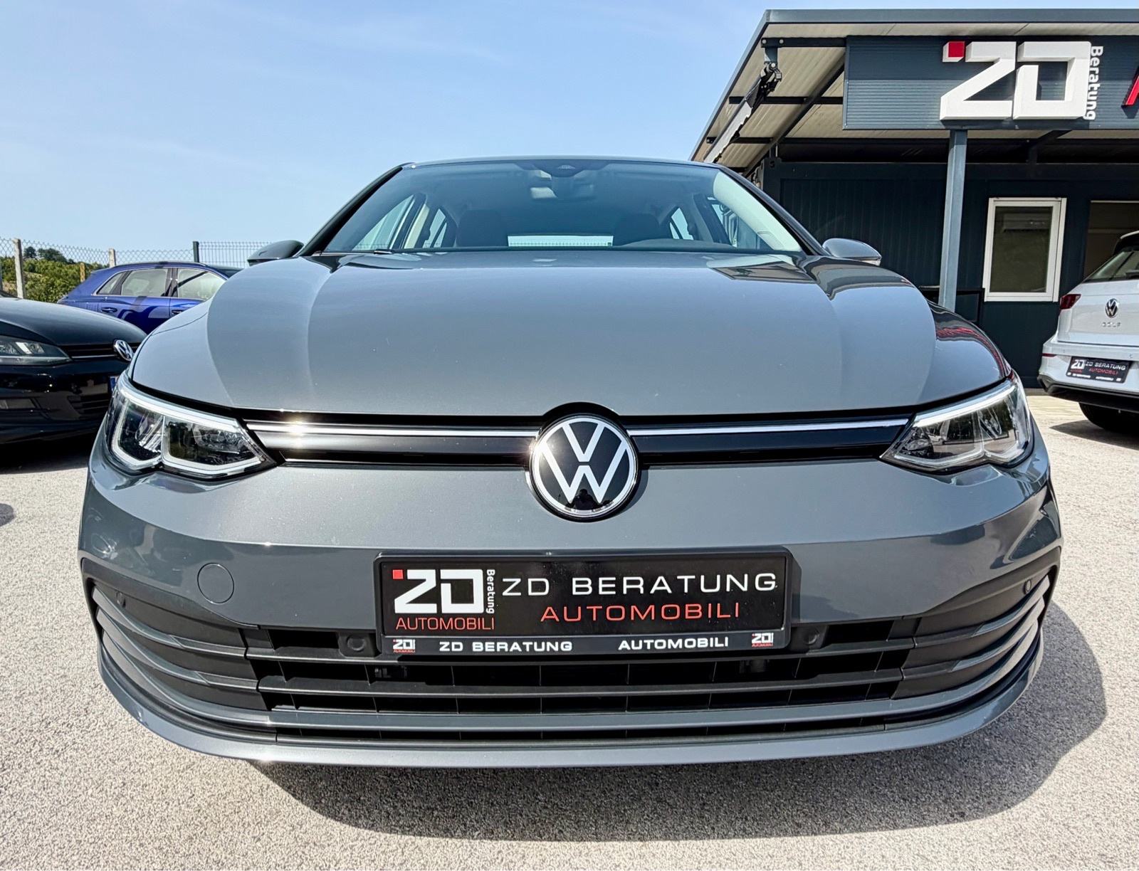 VW Golf 8 1,5 TSI Life ACC Navi MFV Grij.volana Bluetooth Servisna, fotografija 2