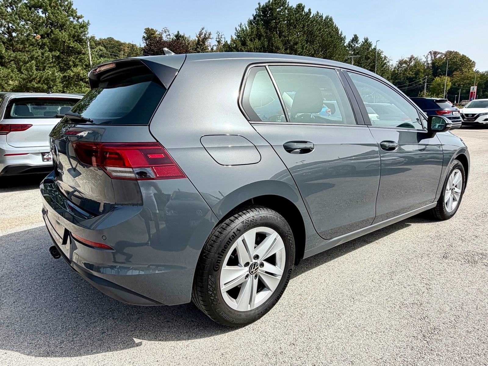 VW Golf 8 1,5 TSI Life ACC Navi MFV Grij.volana Bluetooth Servisna, fotografija 6