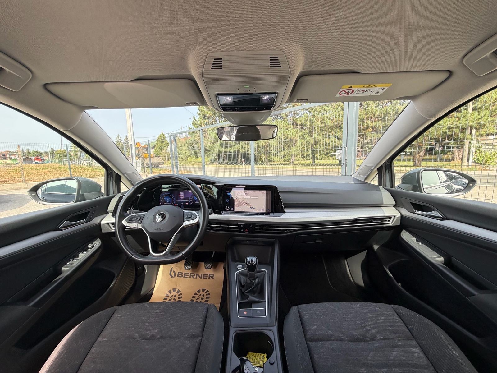 VW Golf 8 1,5 TSI Life ACC Navi MFV Grij.volana Bluetooth Servisna, fotografija 16