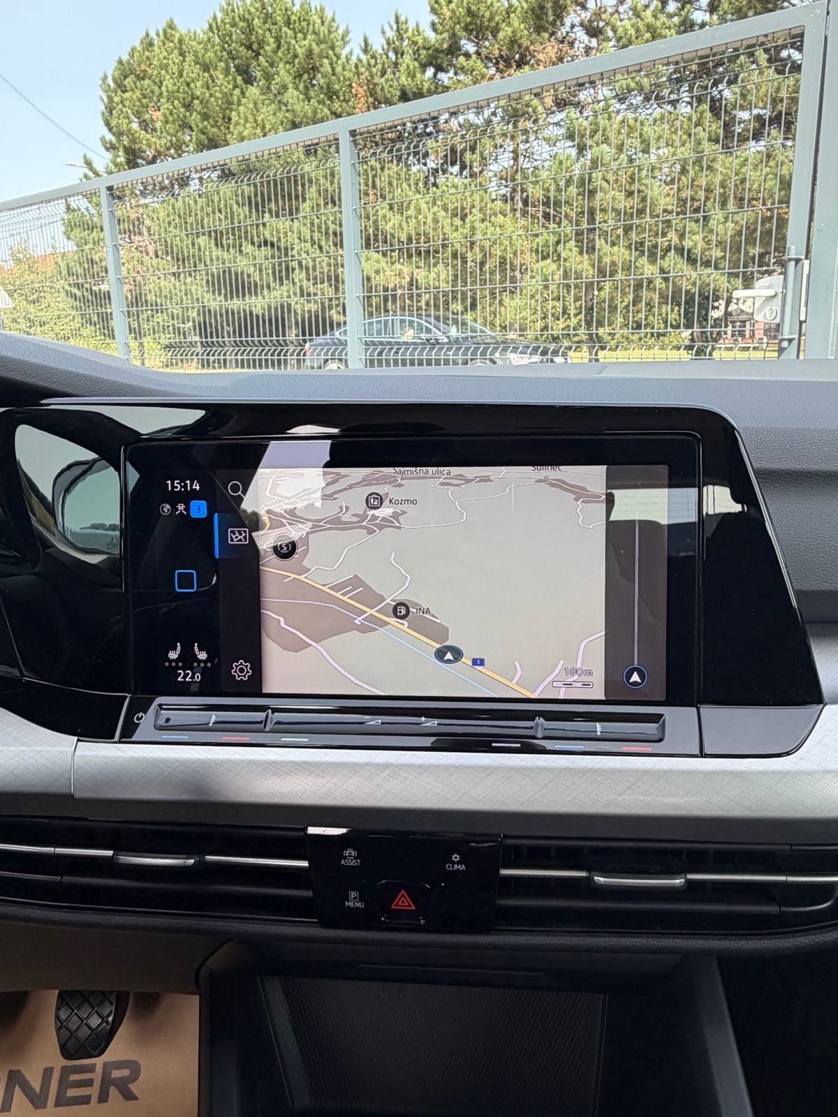 VW Golf 8 1,5 TSI Life ACC Navi MFV Grij.volana Bluetooth Servisna, fotografija 19