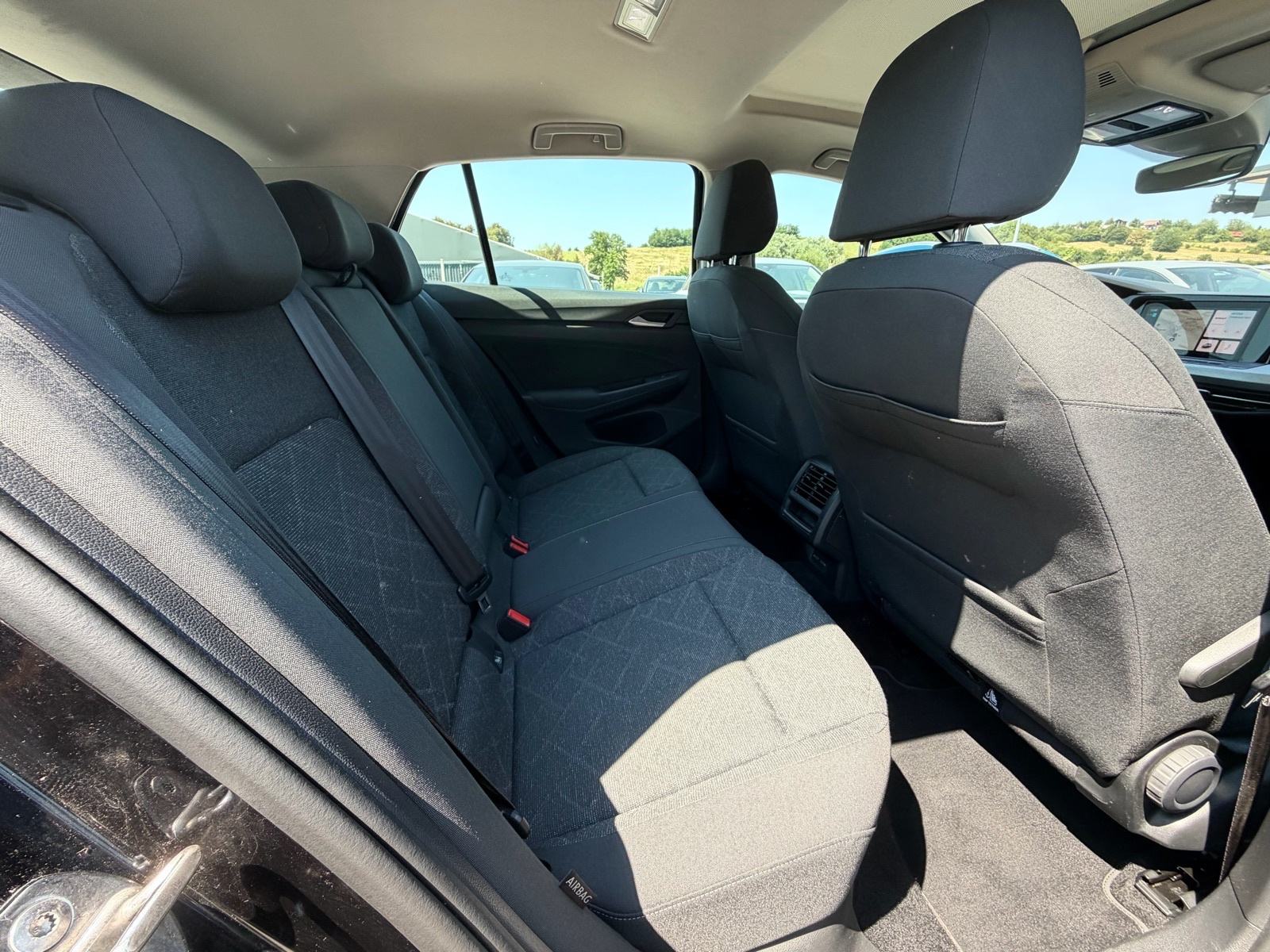 VW Golf 8 1,5 TSI Life Panorama Navi Grij. volana ACC Keyless Servisna, fotografija 17