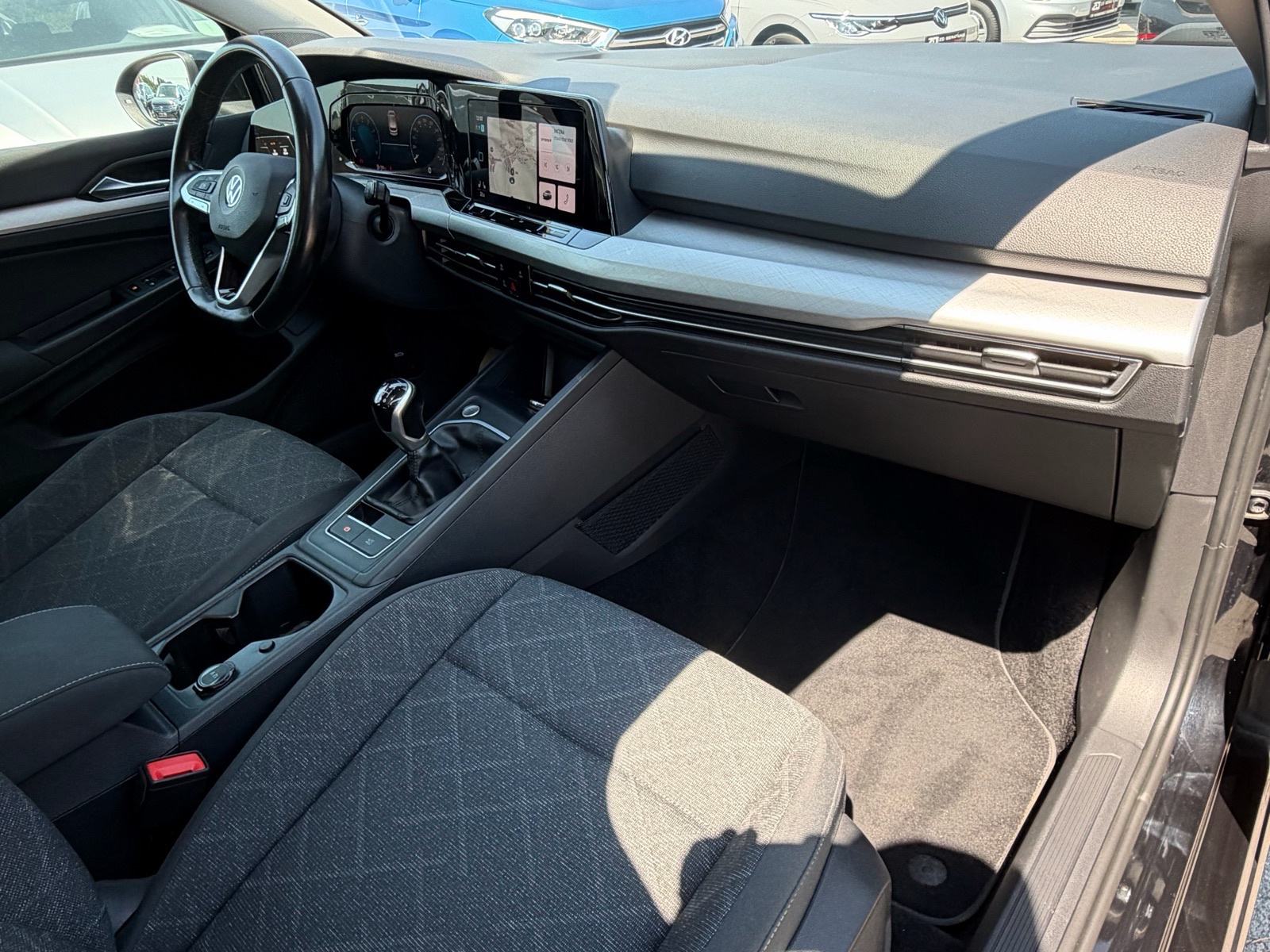 VW Golf 8 1,5 TSI Life Panorama Navi Grij. volana ACC Keyless Servisna, fotografija 14