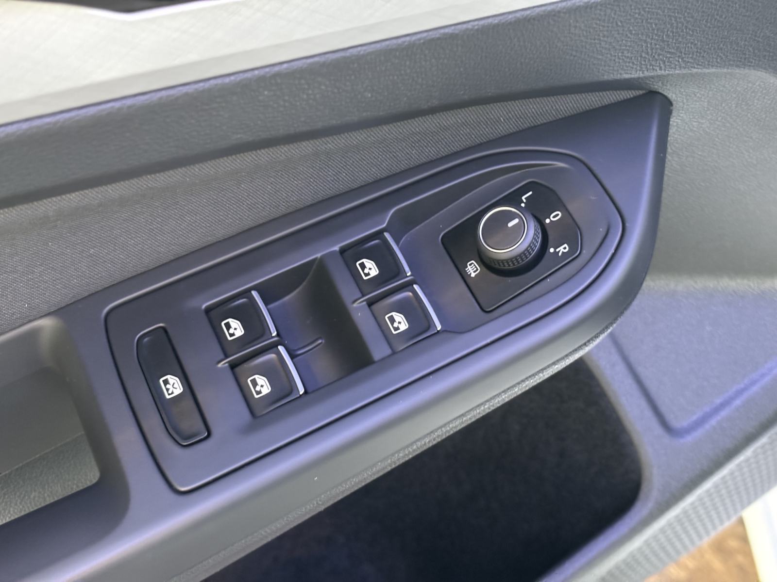 VW Golf 8 1.5 TSI - nije uvoz, fotografija 16