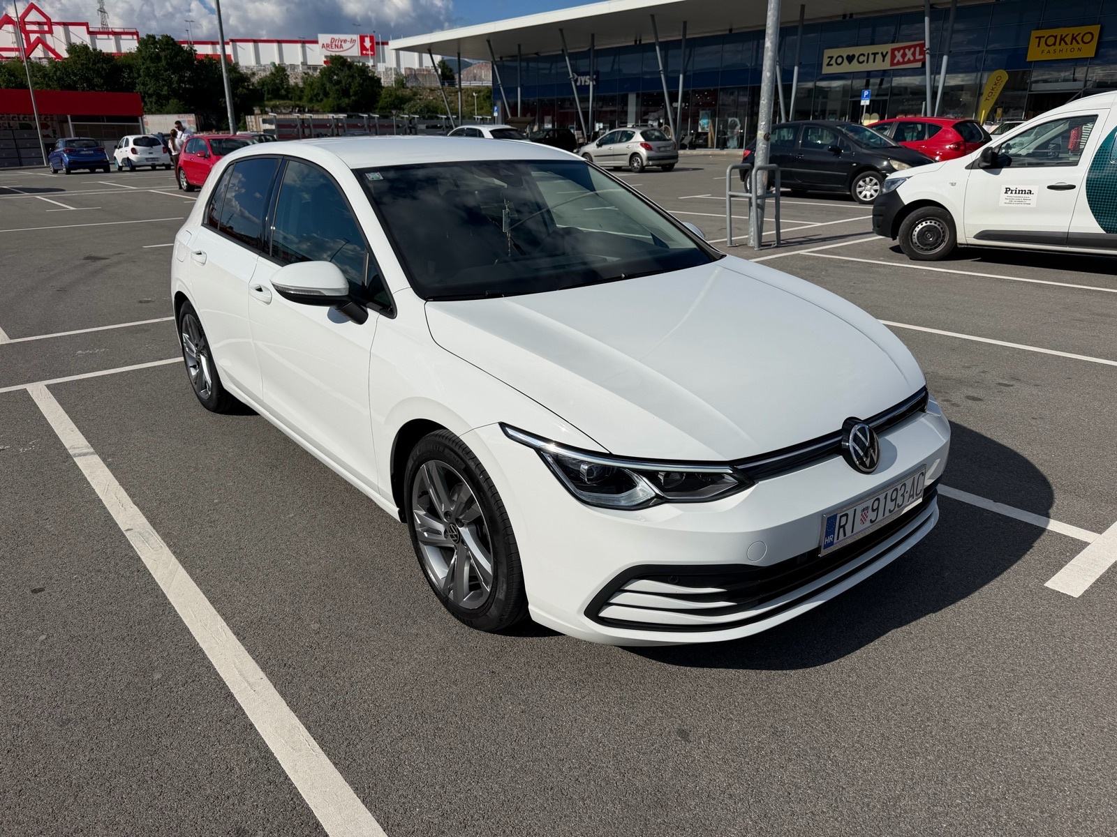 VW Golf 8 1,5 TSI NAVI, FULL IQ LED,VIRTUAL,AMBIENT **AKCIJA**, fotografija 3