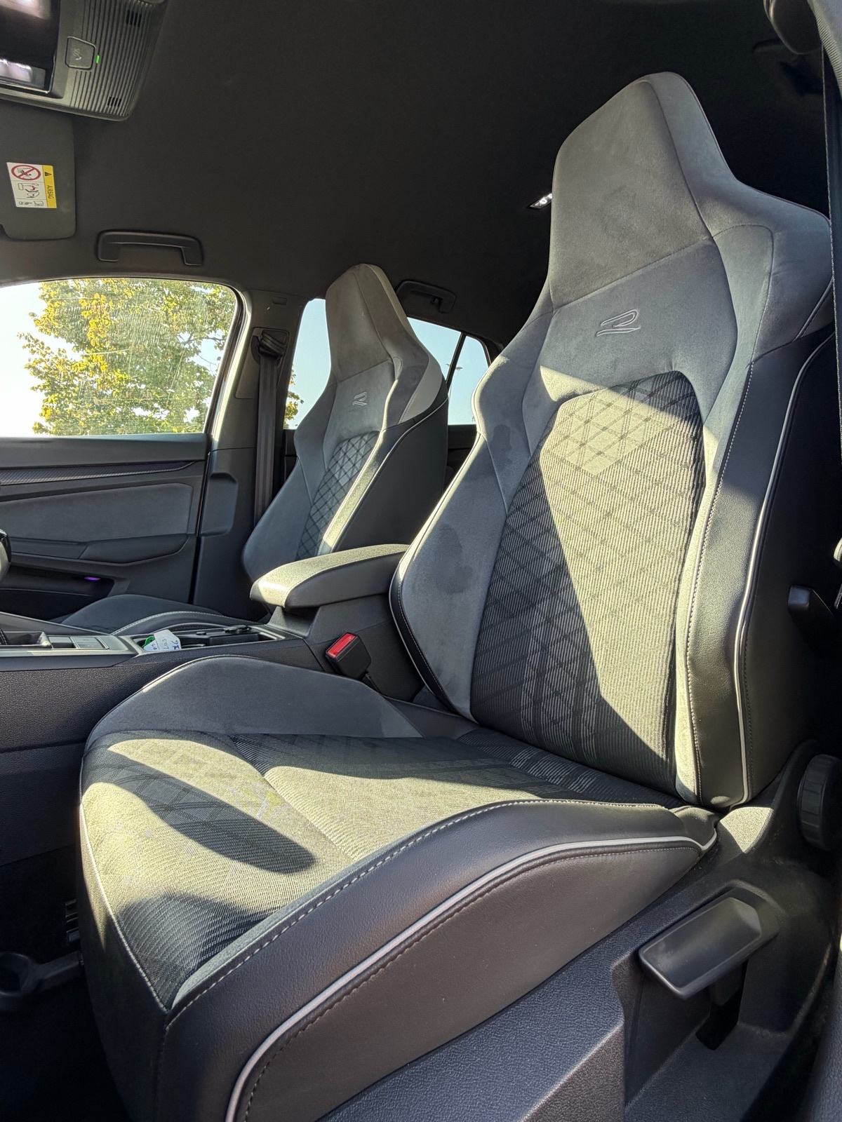 ***VW GOLF 8 1,5 TSI R LINE*** HARMAN & K, 3X R LINE, KAMERA, u PDV-u, fotografija 8