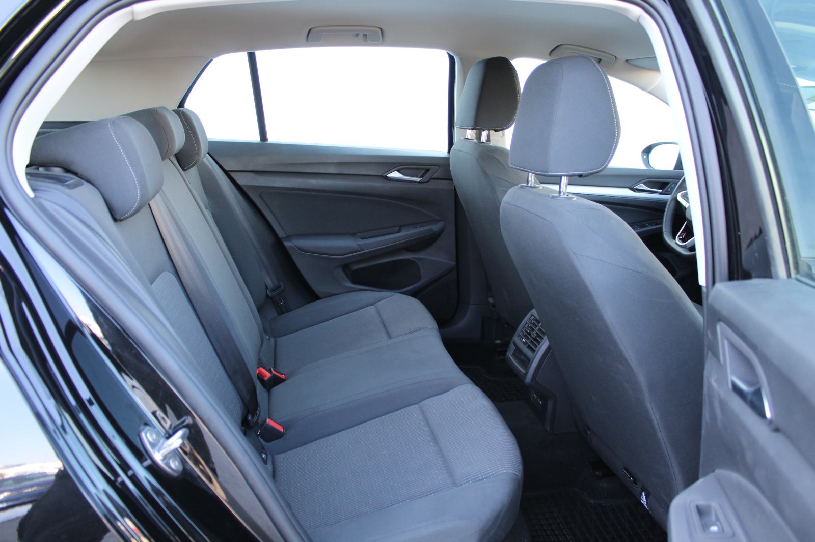 VW Golf 8 1,5 TSI, fotografija 13