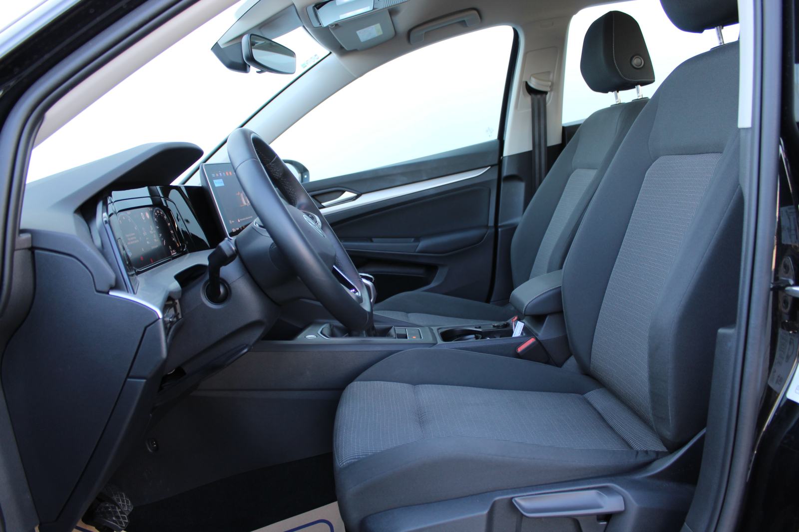 VW Golf 8 1,5 TSI, fotografija 8