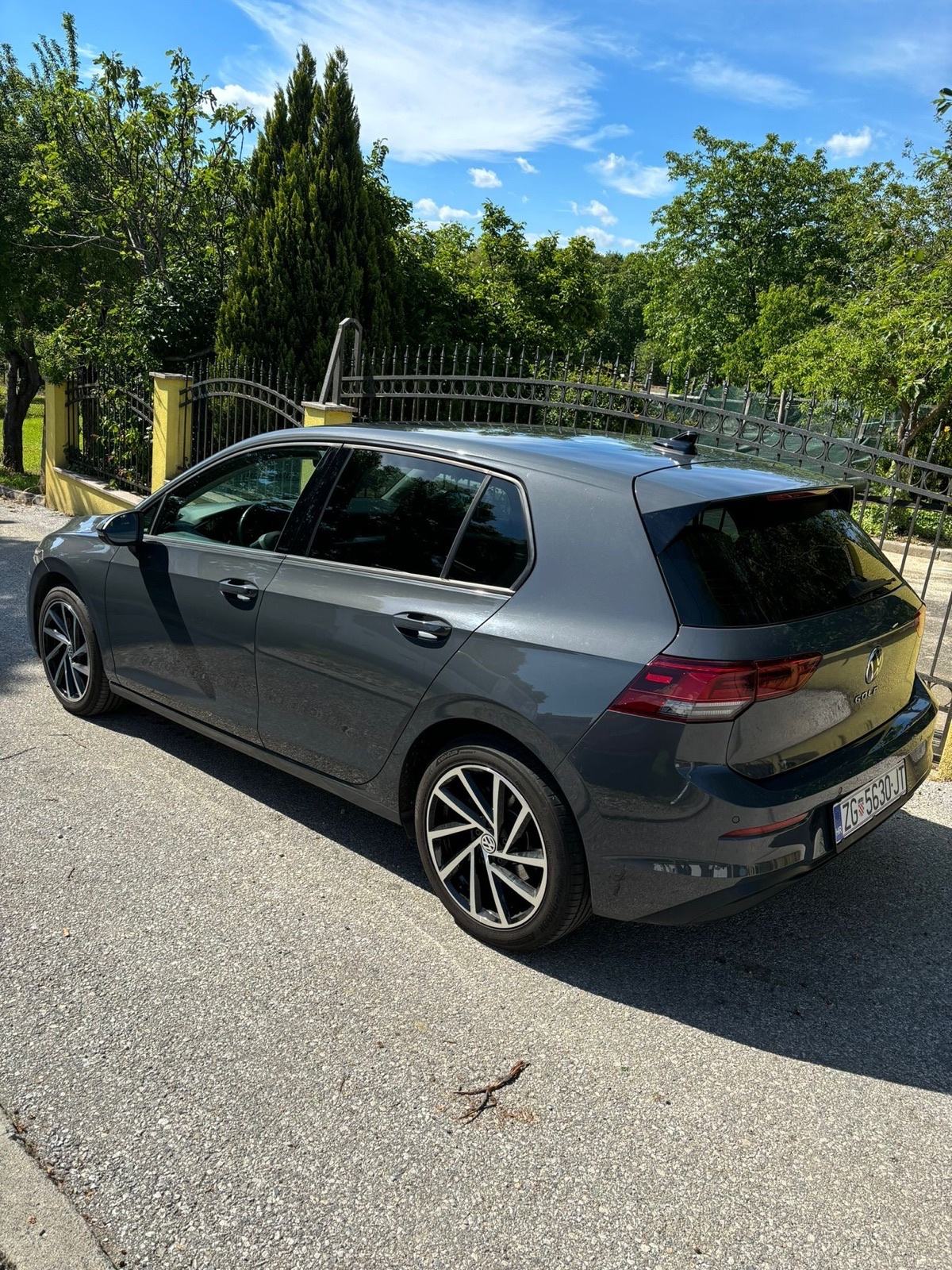 VW Golf 8 1,5 TSI Life, fotografija 2