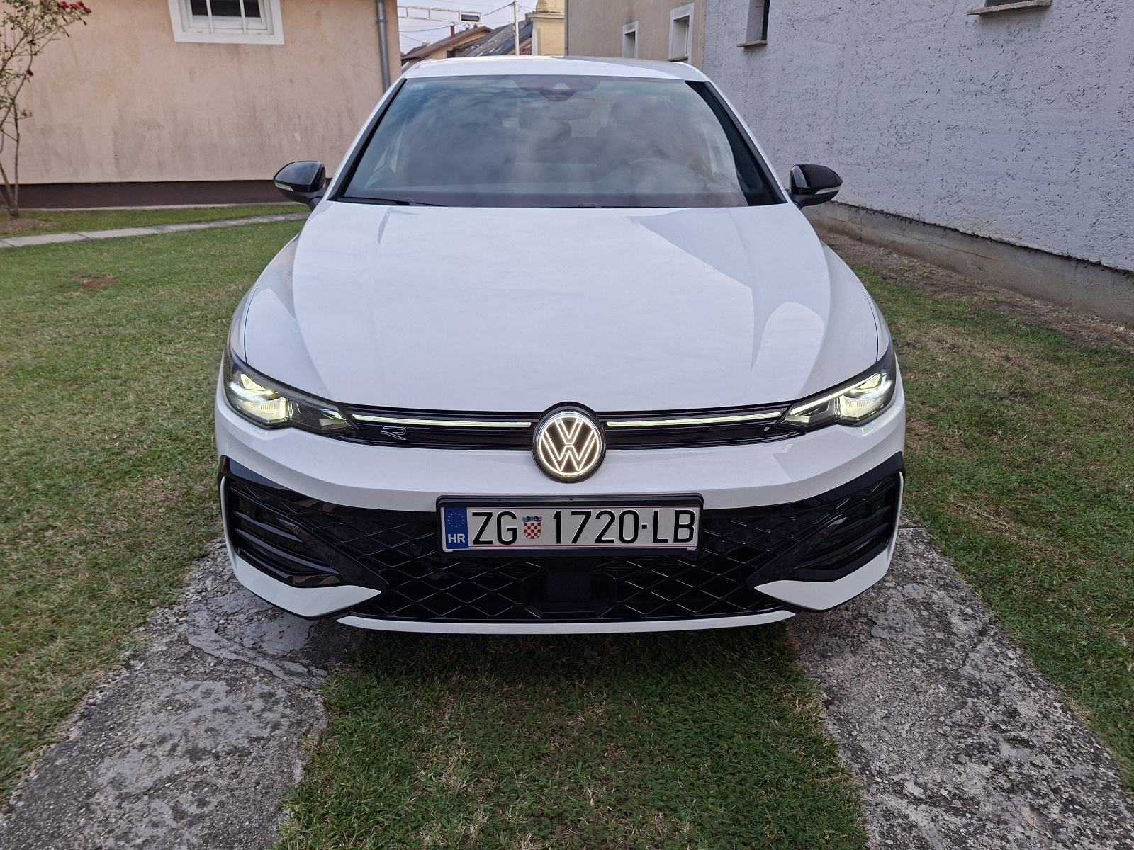 VW Golf 8 R-Line,1,5 TSI,2025g., fotografija 2
