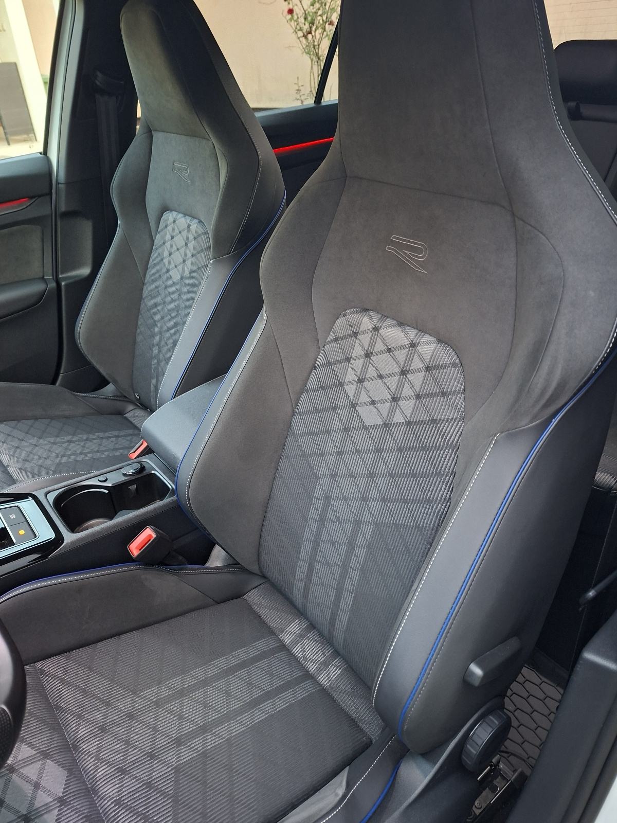 VW Golf 8 R-Line,1,5 TSI,2025g., fotografija 10