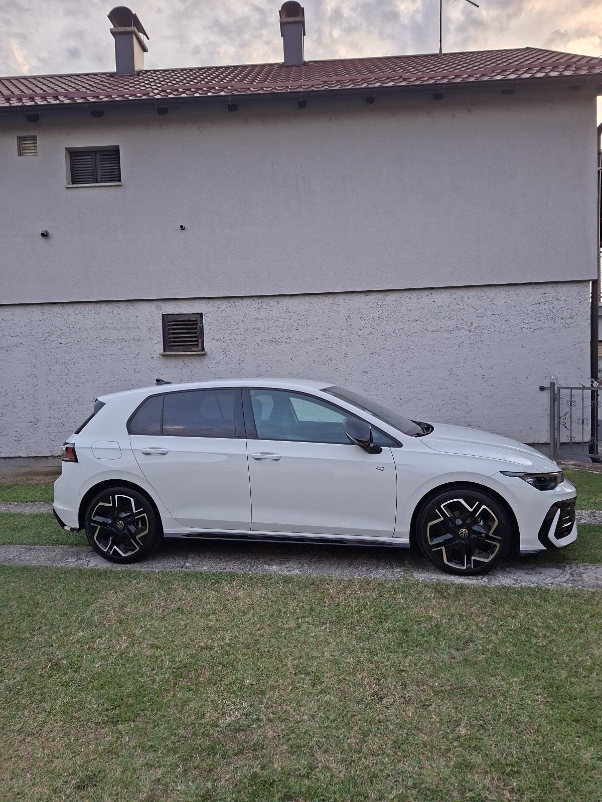 VW Golf 8 R-Line,1,5 TSI,2025g., fotografija 4