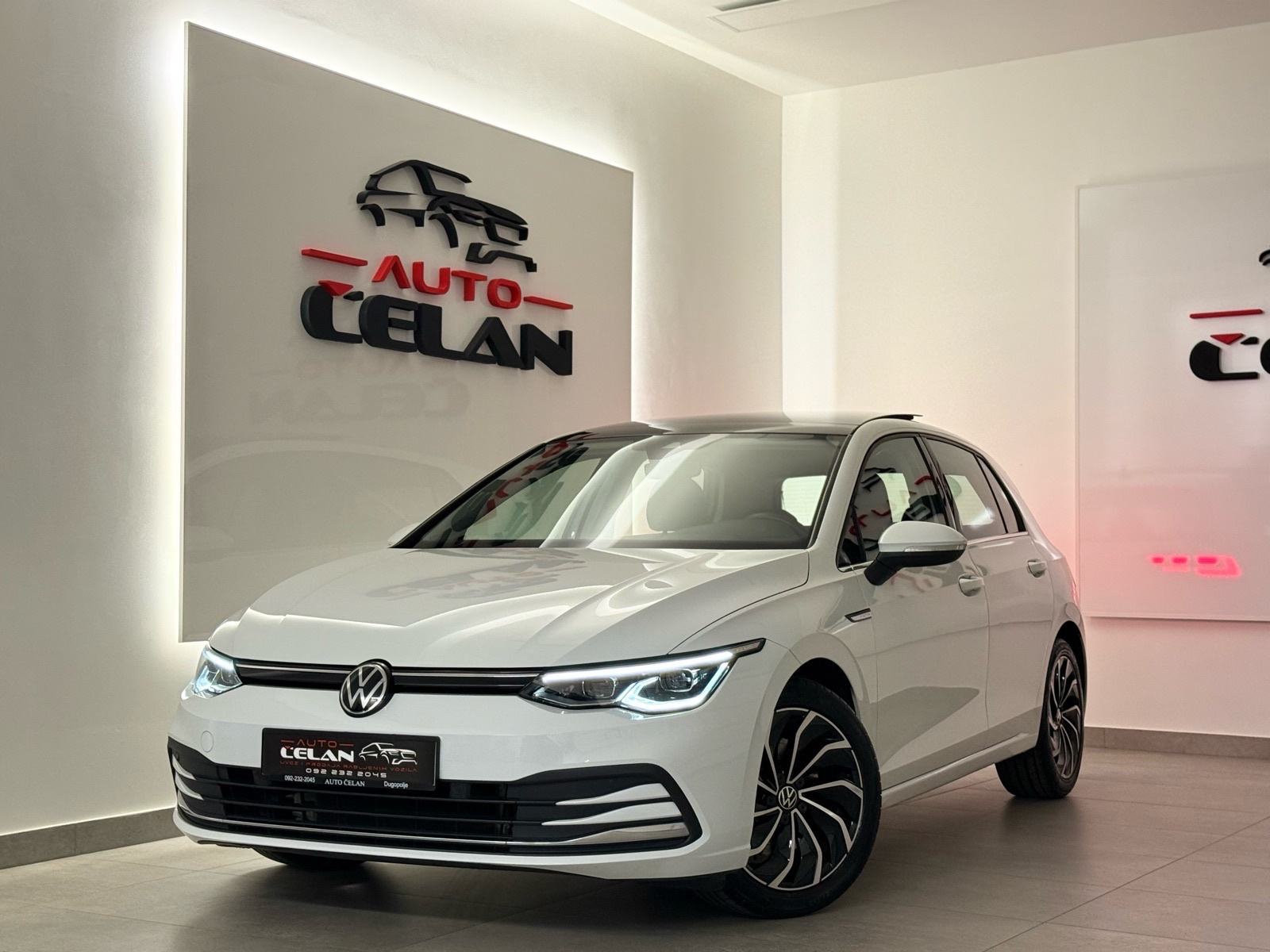 VW Golf 8 1St Edition⭐️Jamstvo⭐️IQ LIGHT_Panorama~Alu17~Nav.~Ambient, fotografija 3