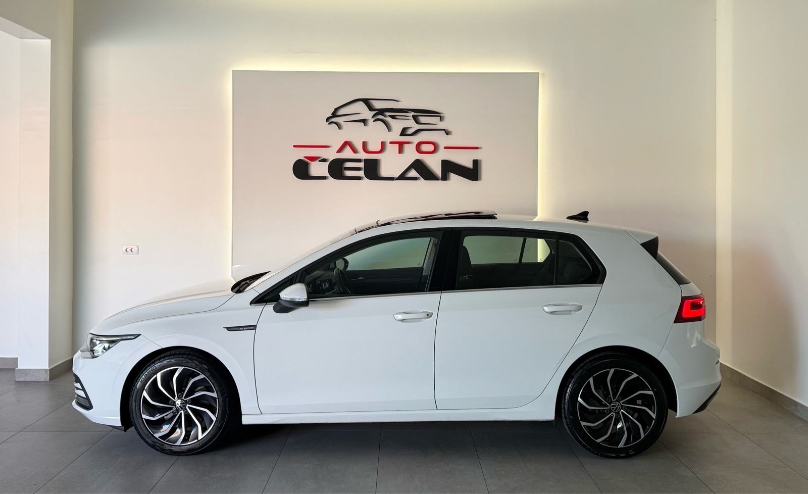 VW Golf 8 1St Edition⭐️Jamstvo⭐️IQ LIGHT_Panorama~Alu17~Nav.~Ambient, fotografija 16