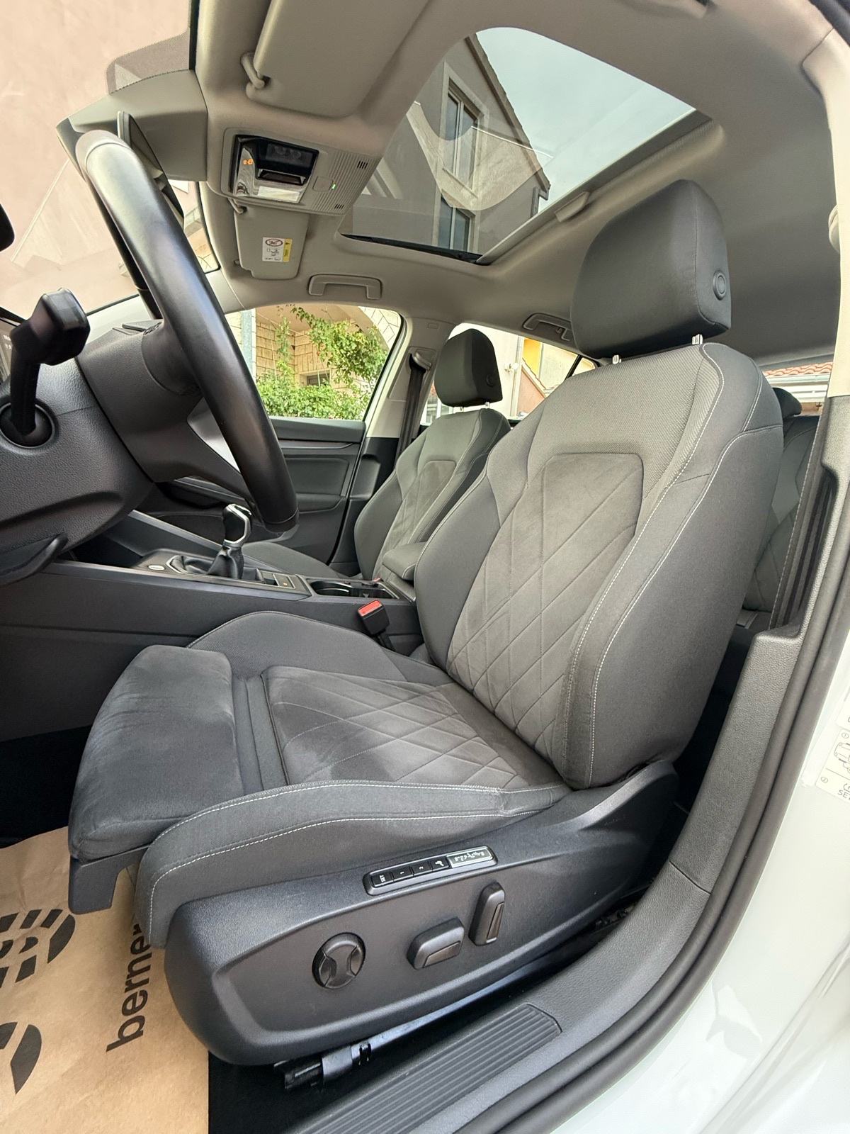 VW Golf 8 1St Edition⭐️Jamstvo⭐️IQ LIGHT_Panorama~Alu17~Nav.~Ambient, fotografija 20