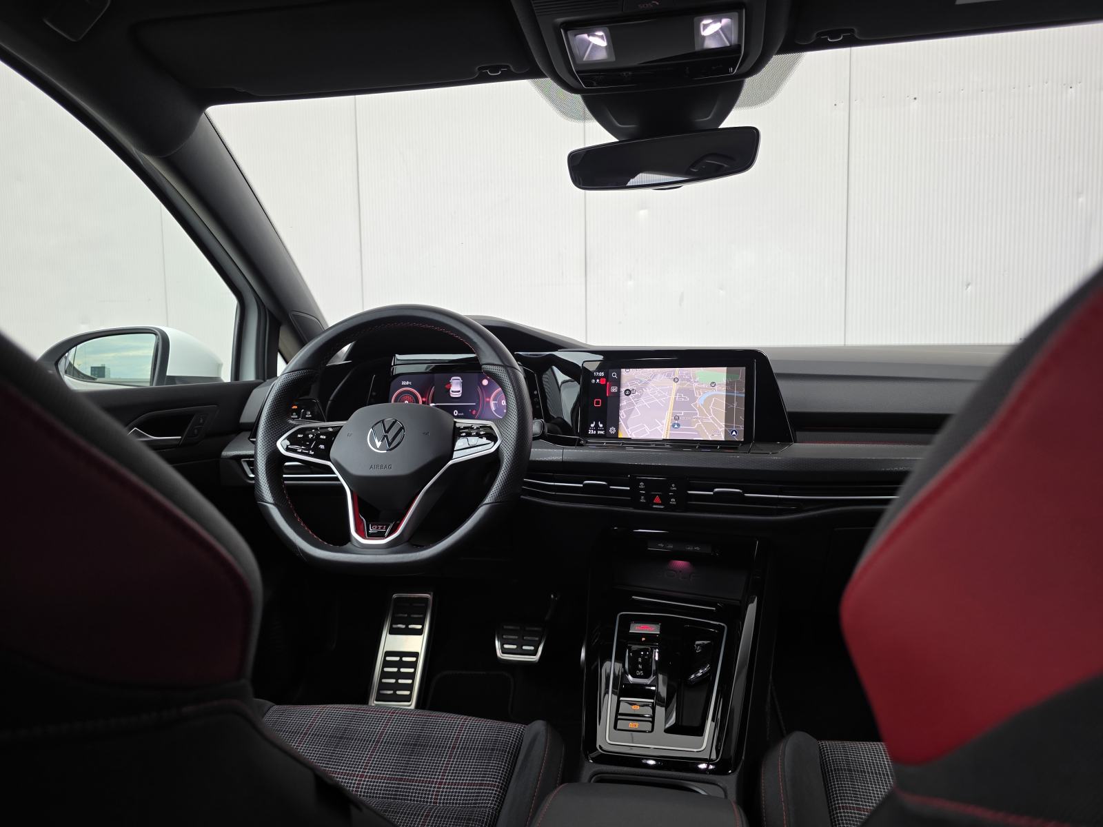 VW Golf 8 2,0 DSG GTI 245 KS, AMBI LIGHT, CAR VERTICAL, PDV, 12/2023, fotografija 14