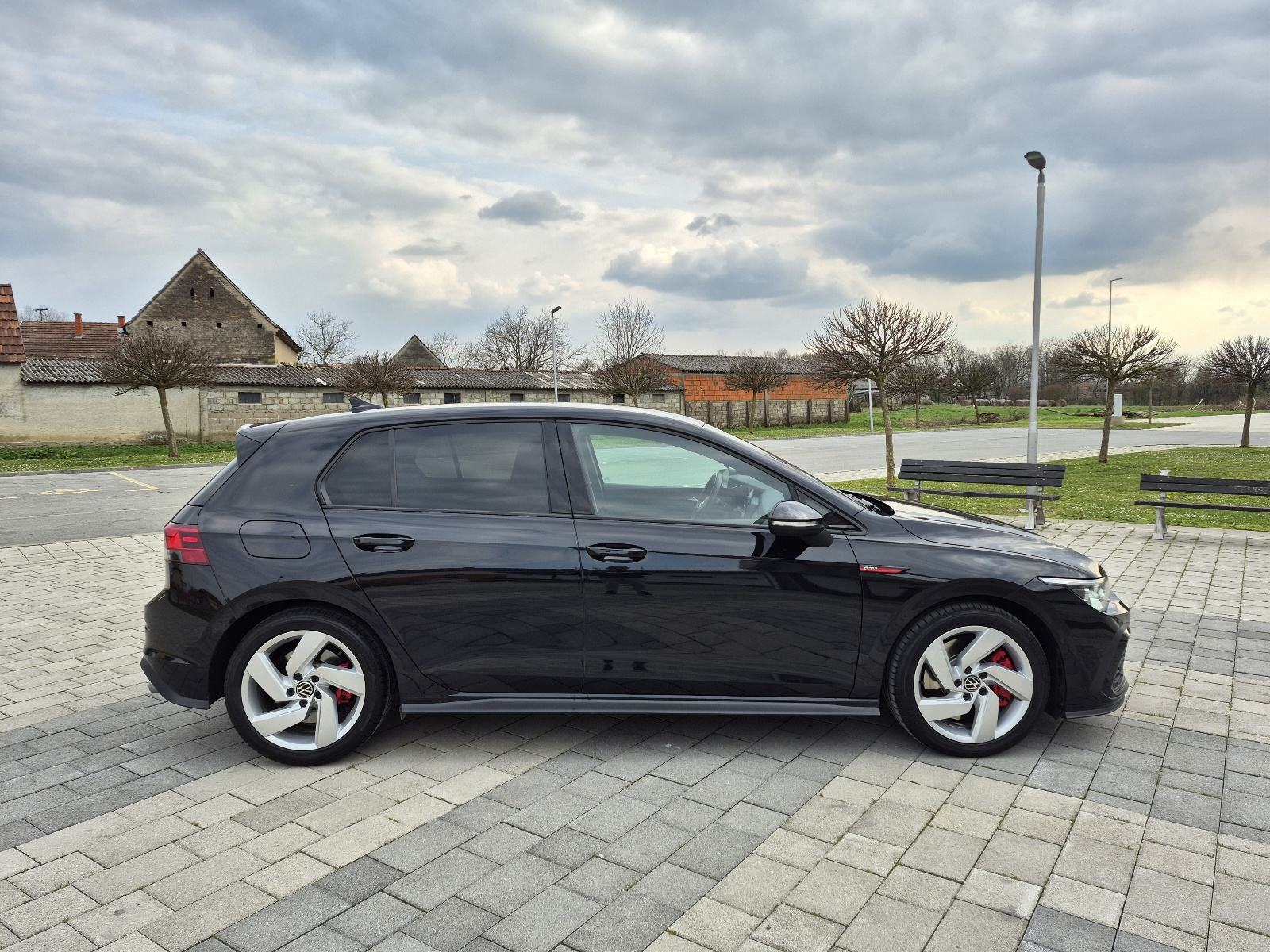 VW Golf 8 2,0 GTI 245ks,DSG,senzori360,Keyless,kamera,mrtvi kut, fotografija 9