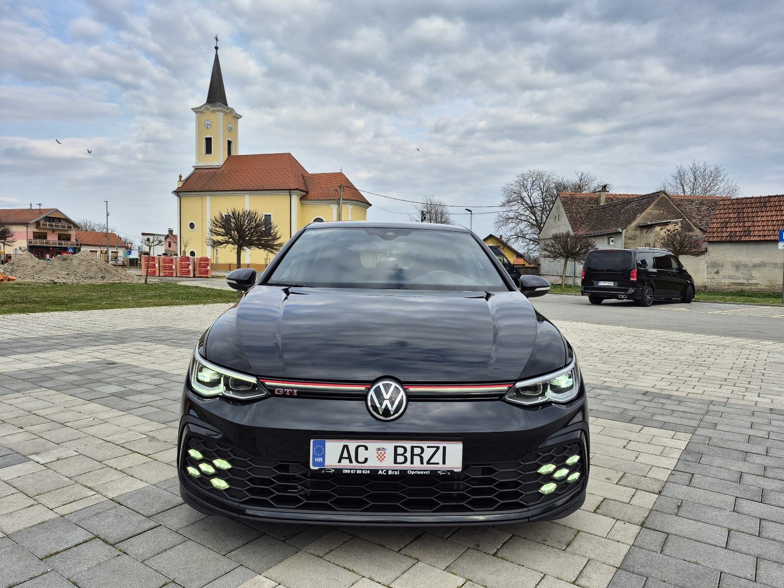 VW Golf 8 2,0 GTI 245ks,DSG,senzori360,Keyless,kamera,mrtvi kut, fotografija 12