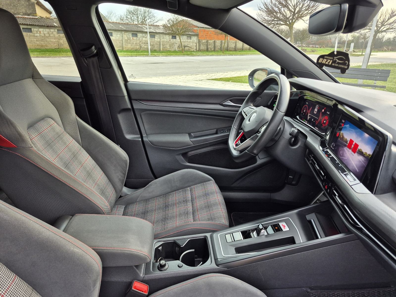 VW Golf 8 2,0 GTI 245ks,DSG,senzori360,Keyless,kamera,mrtvi kut, fotografija 18