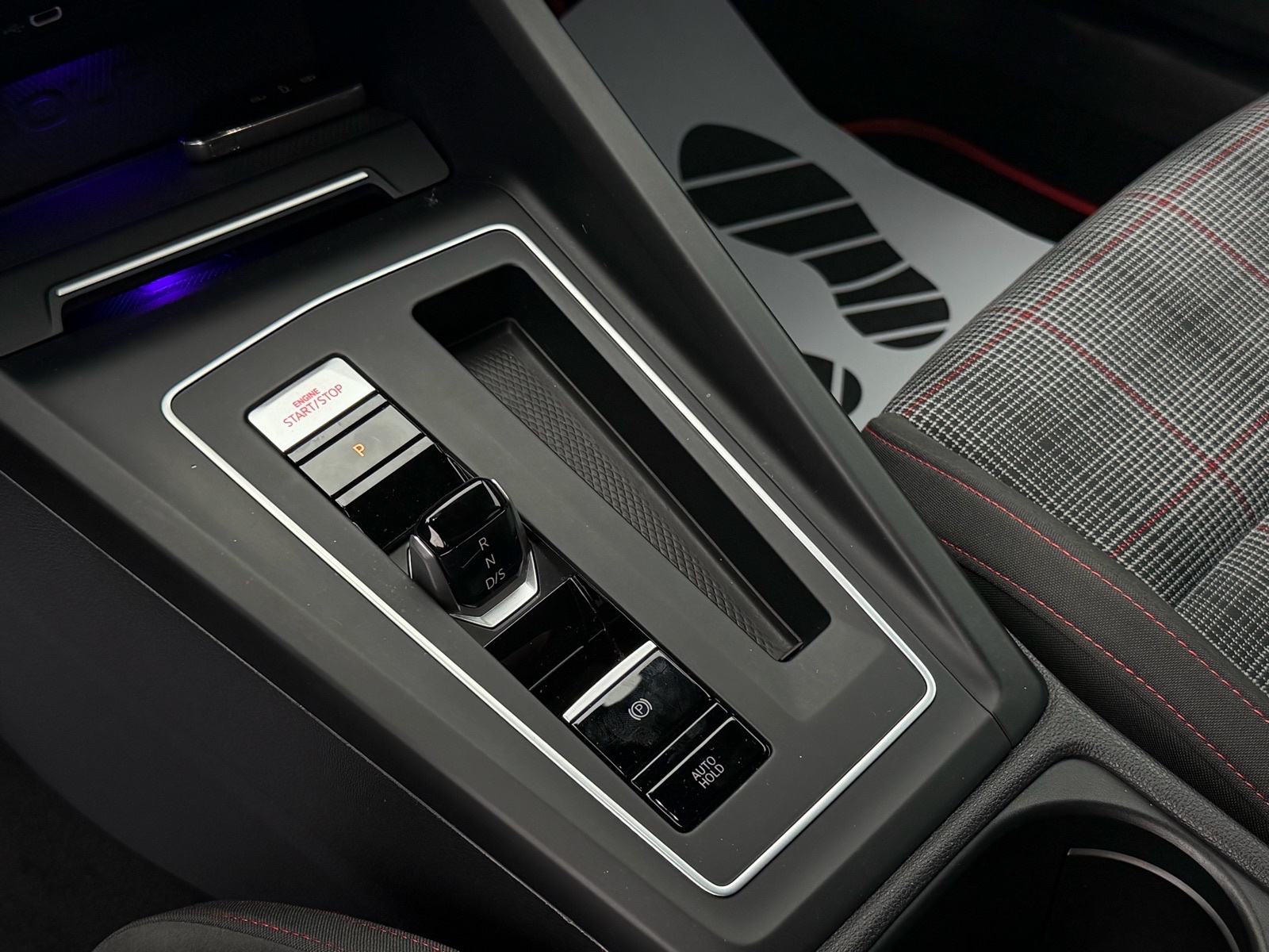 VW Golf 8 2,0 GTI automatik / FULL 12mj.2022!, fotografija 10