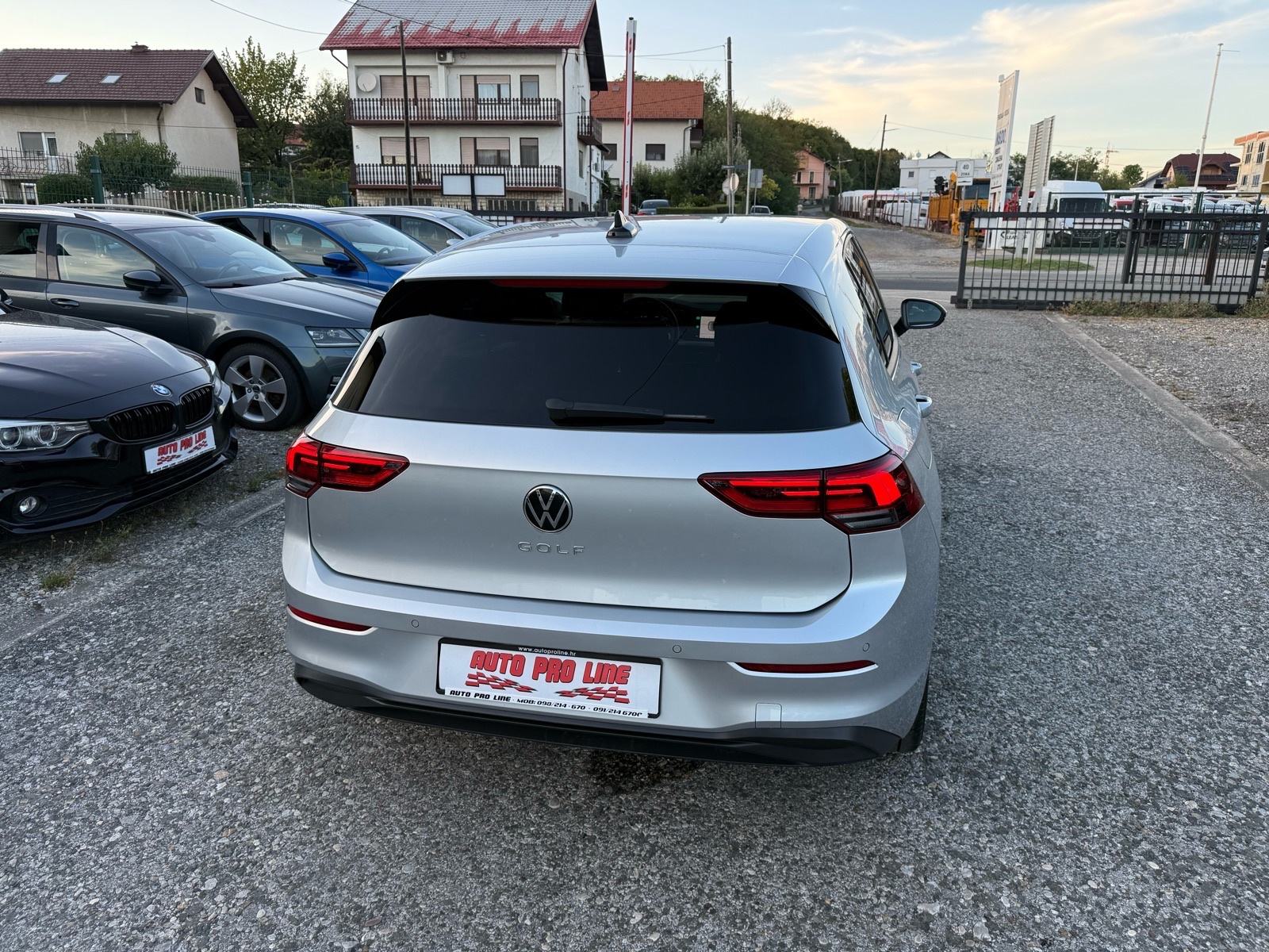 VW Golf 8 2.0 TDI - 1. Vlasnik - 117.000 km - 2023. Godina, fotografija 4