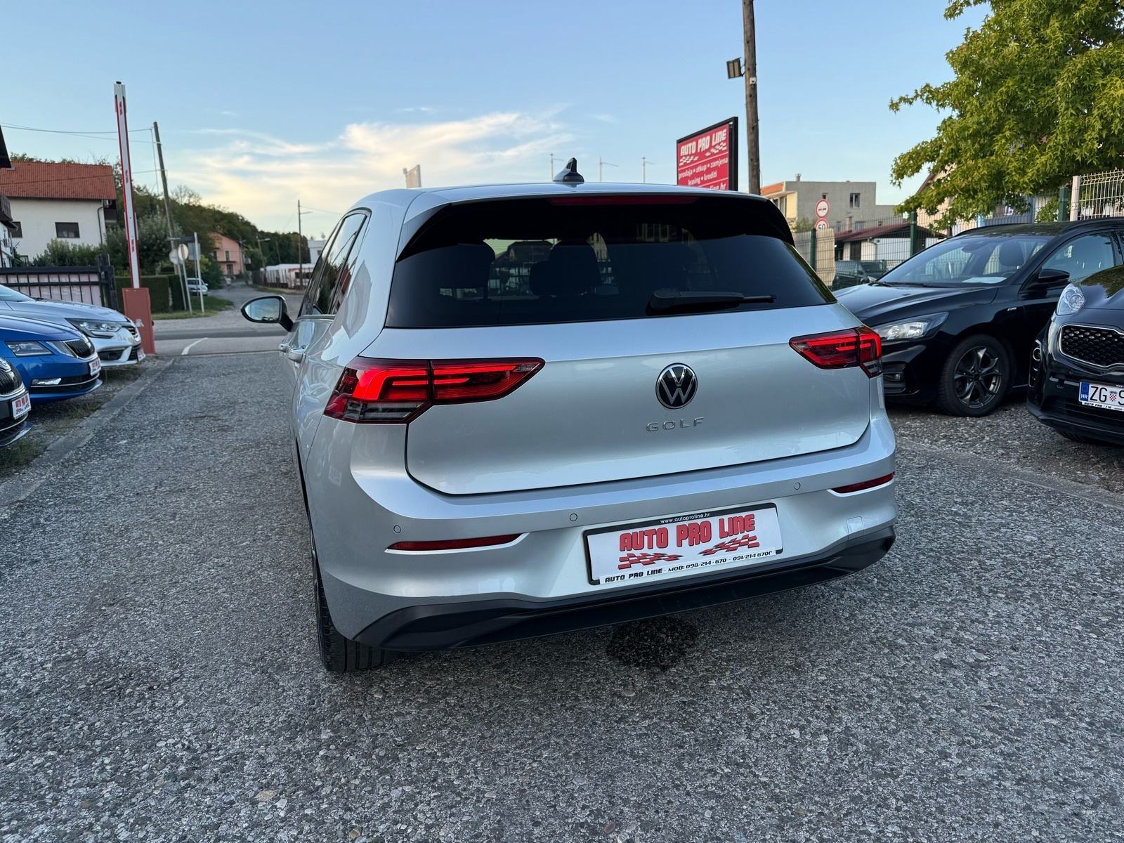VW Golf 8 2.0 TDI - 1. Vlasnik - 117.000 km - 2023. Godina, fotografija 3
