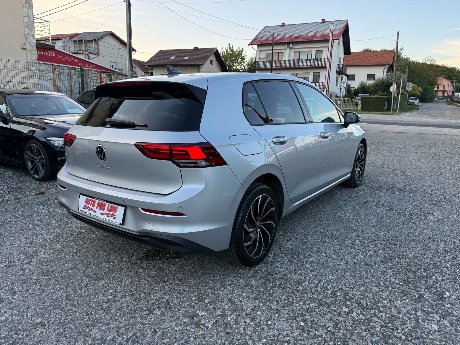 VW Golf 8 2.0 TDI - 1. Vlasnik - 117.000 km - 2023. Godina, fotografija 5