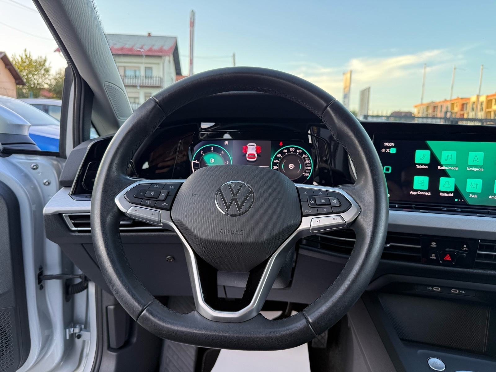 VW Golf 8 2.0 TDI - 1. Vlasnik - 117.000 km - 2023. Godina, fotografija 17