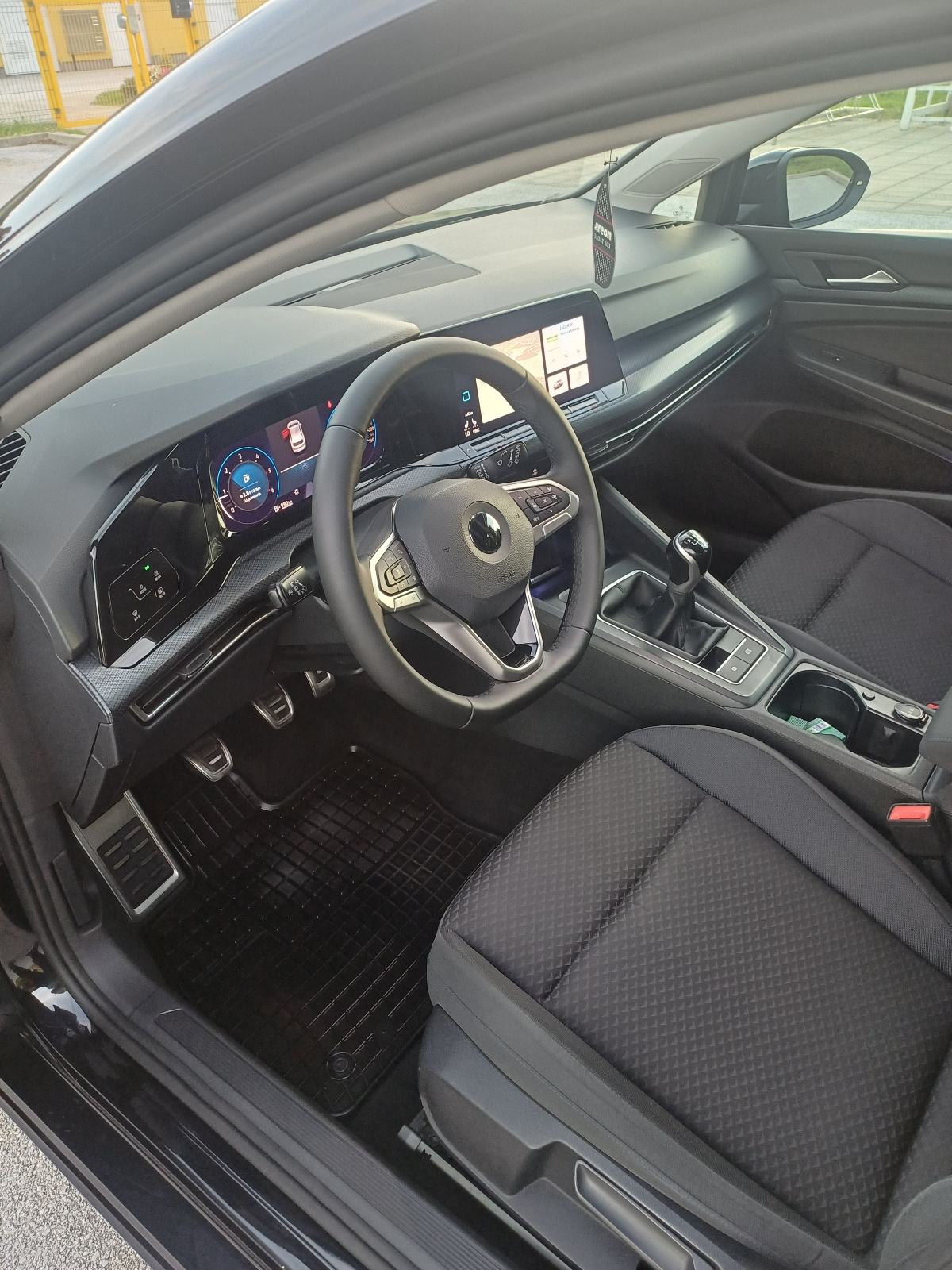 VW Golf 8 2,0 TDI****150KS****Odlično stanje...., fotografija 5