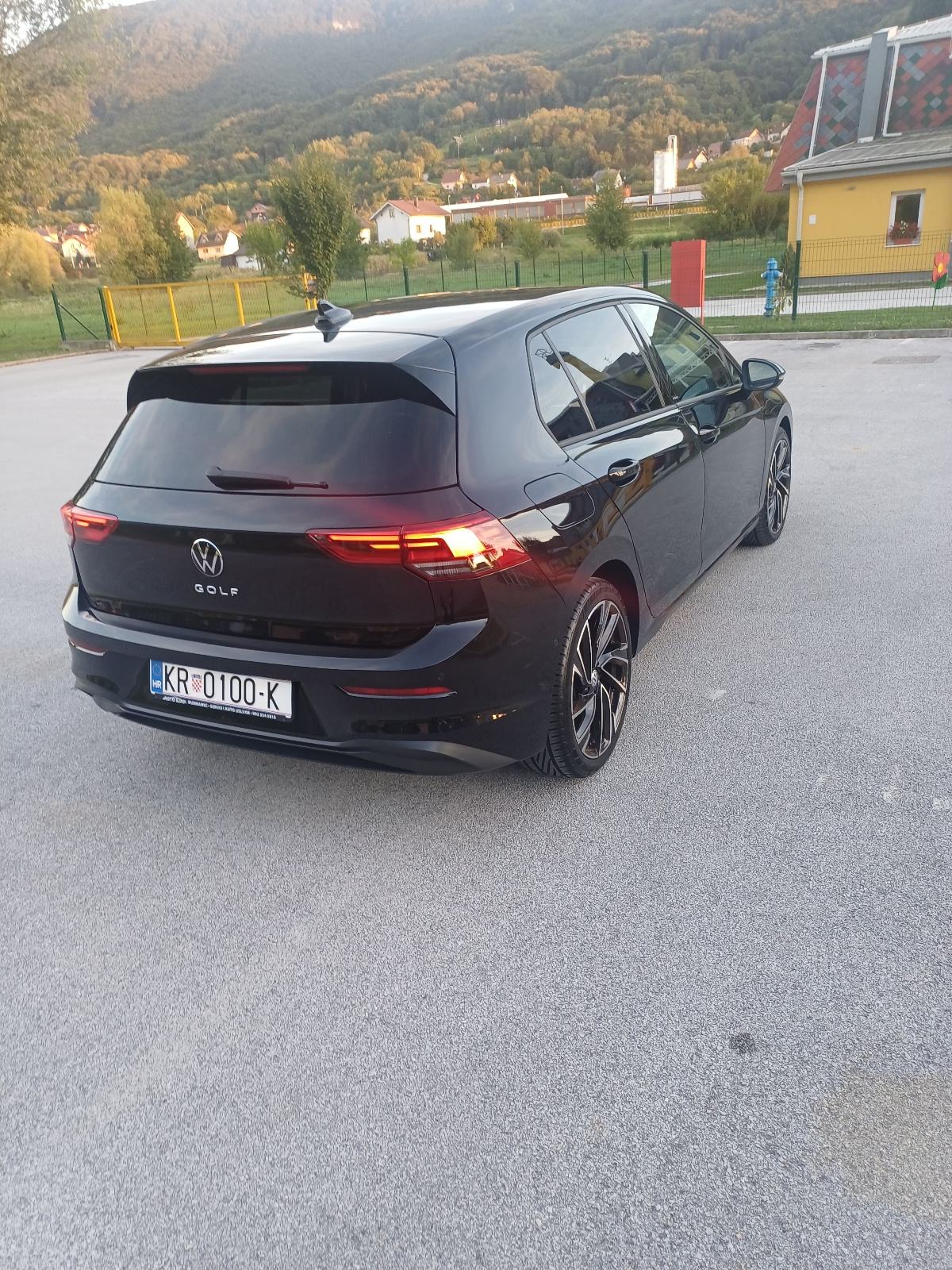 VW Golf 8 2,0 TDI****150KS****Odlično stanje...., fotografija 4
