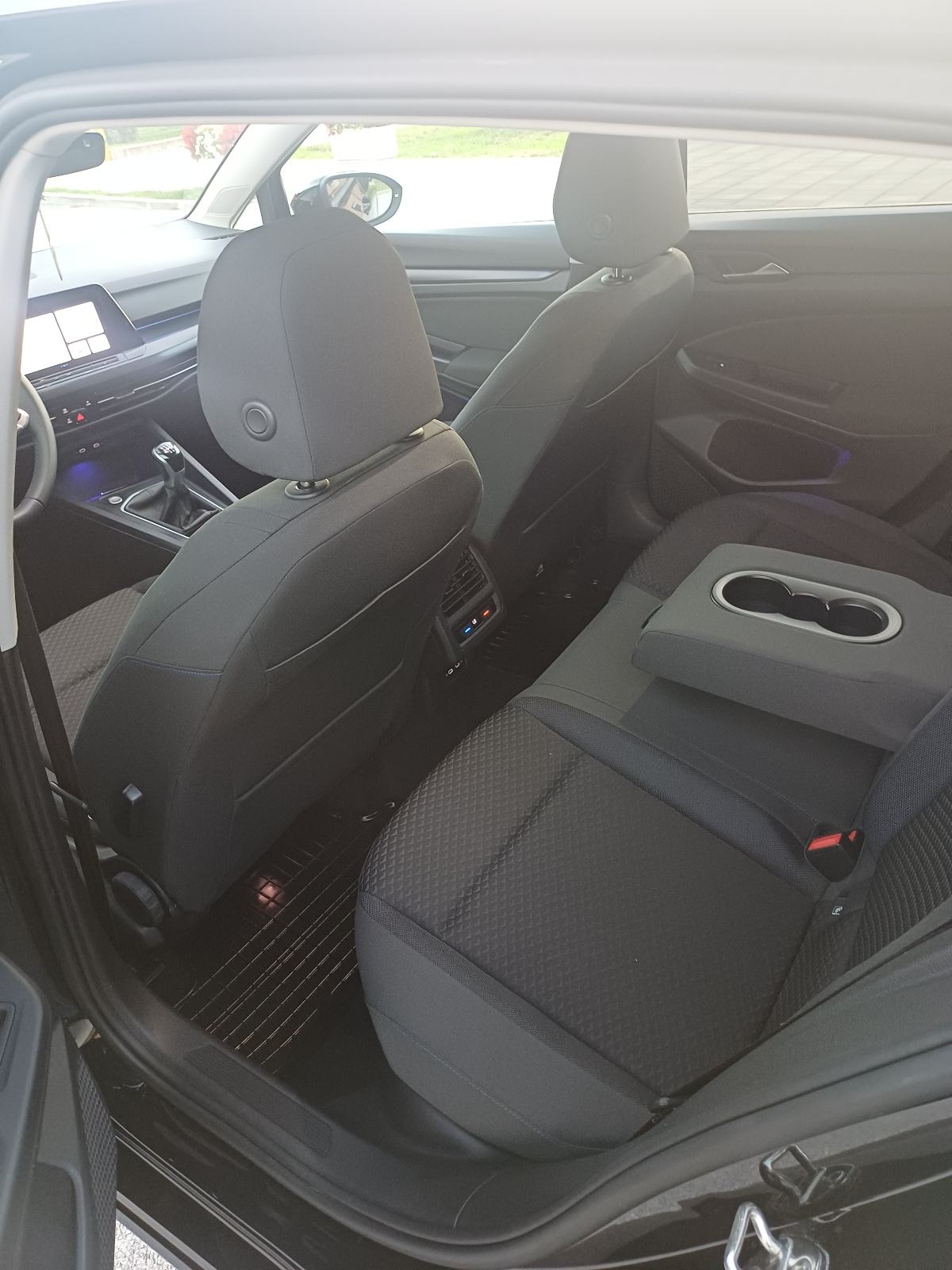 VW Golf 8 2,0 TDI****150KS****Odlično stanje...., fotografija 7