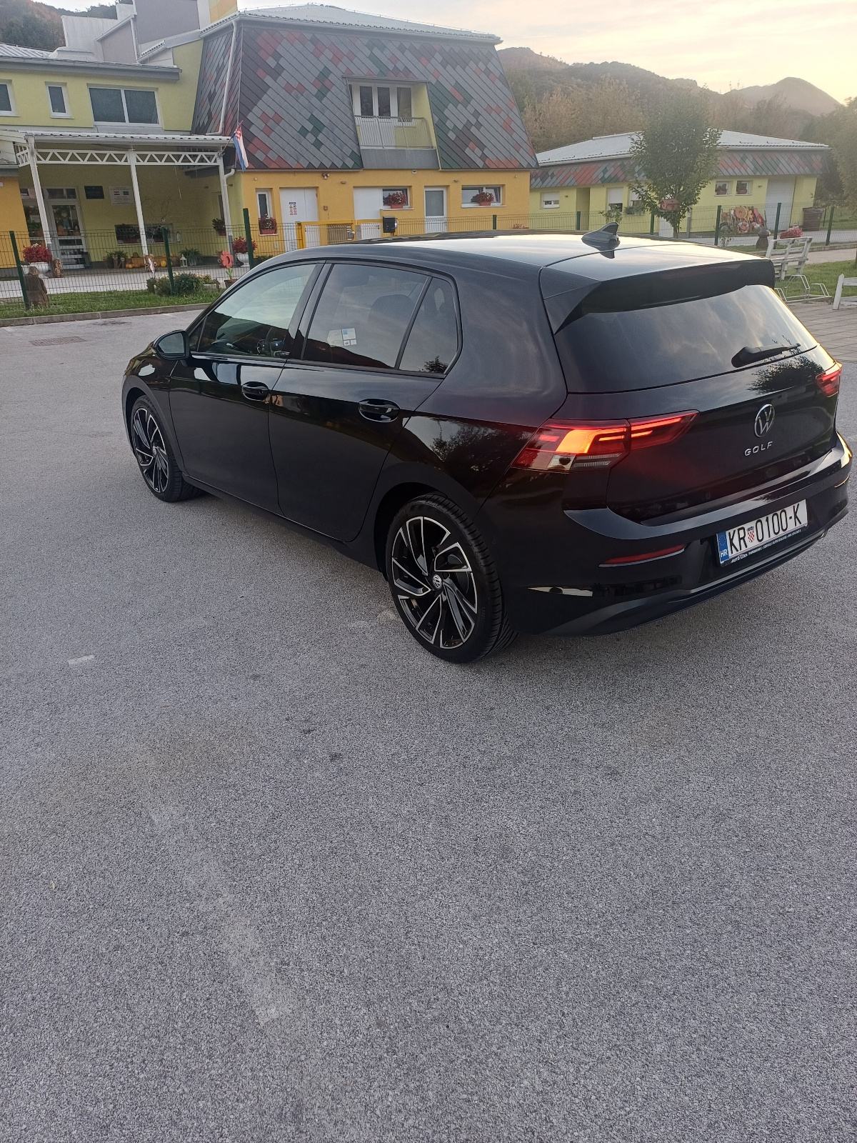 VW Golf 8 2,0 TDI****150KS****Odlično stanje...., fotografija 10