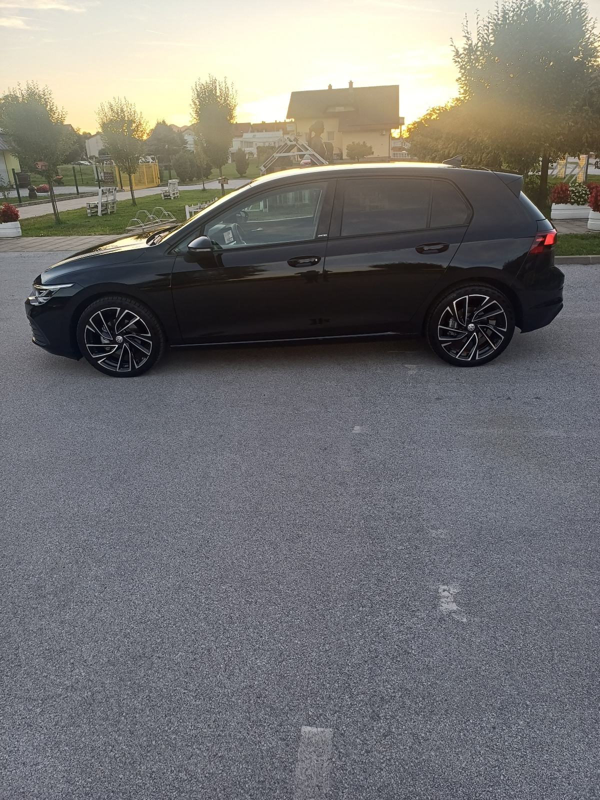 VW Golf 8 2,0 TDI****150KS****Odlično stanje...., fotografija 11