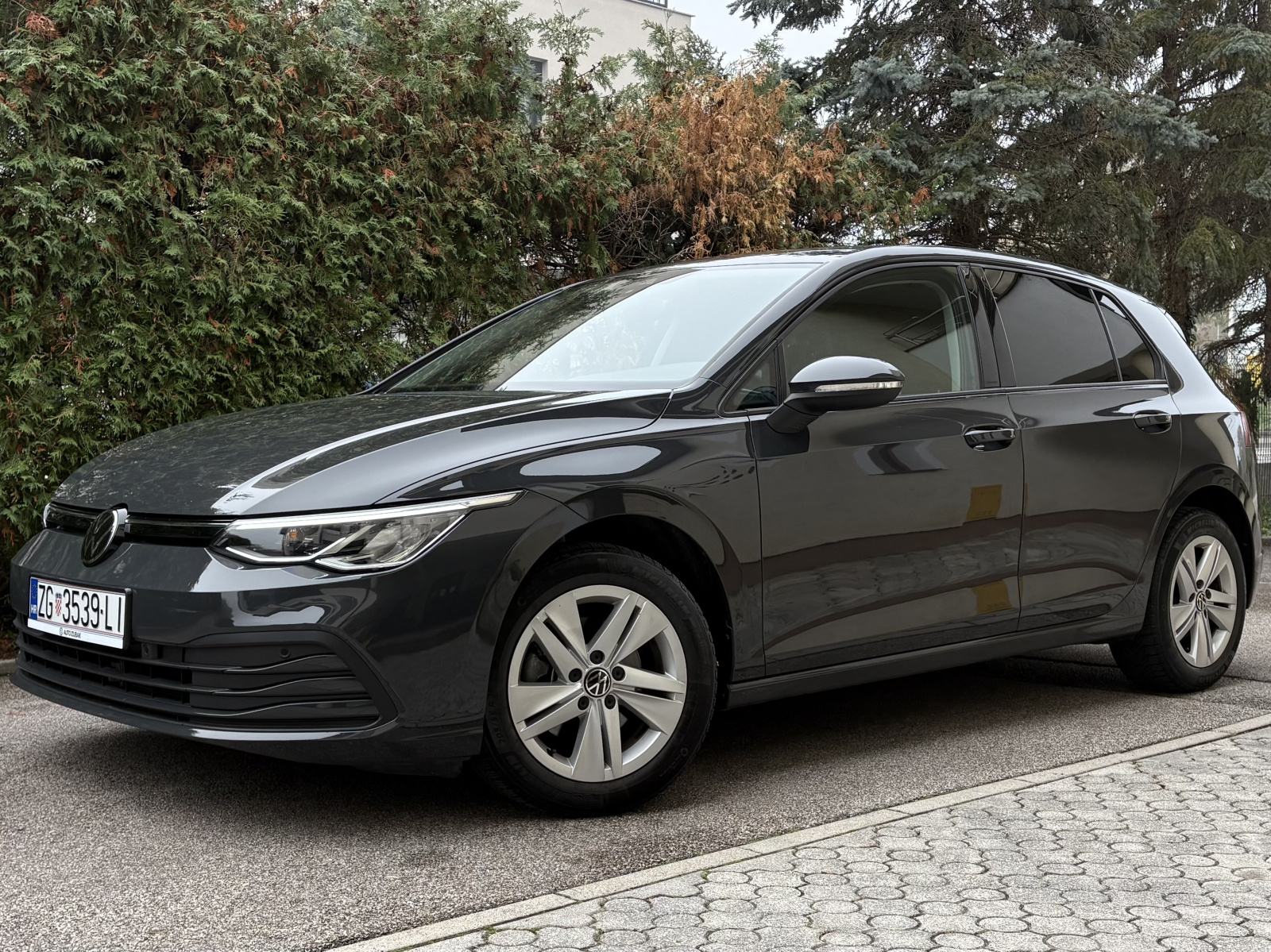 VW GOLF 8 2.0 TDI, 2023. GOD., LED, NAVI, ACC, REG, SERVISNA, fotografija 1